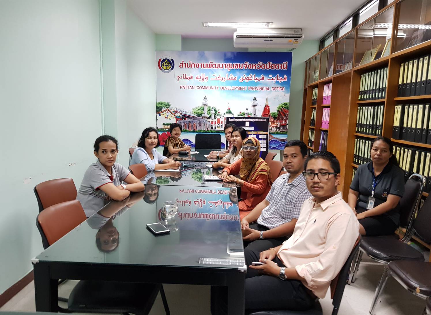 รับฟังการประชุมทางไกลจากกรมการพัฒนาชุมชน ผ่านระบบคอนเฟอร์เรนซ์ (VDO Conference)