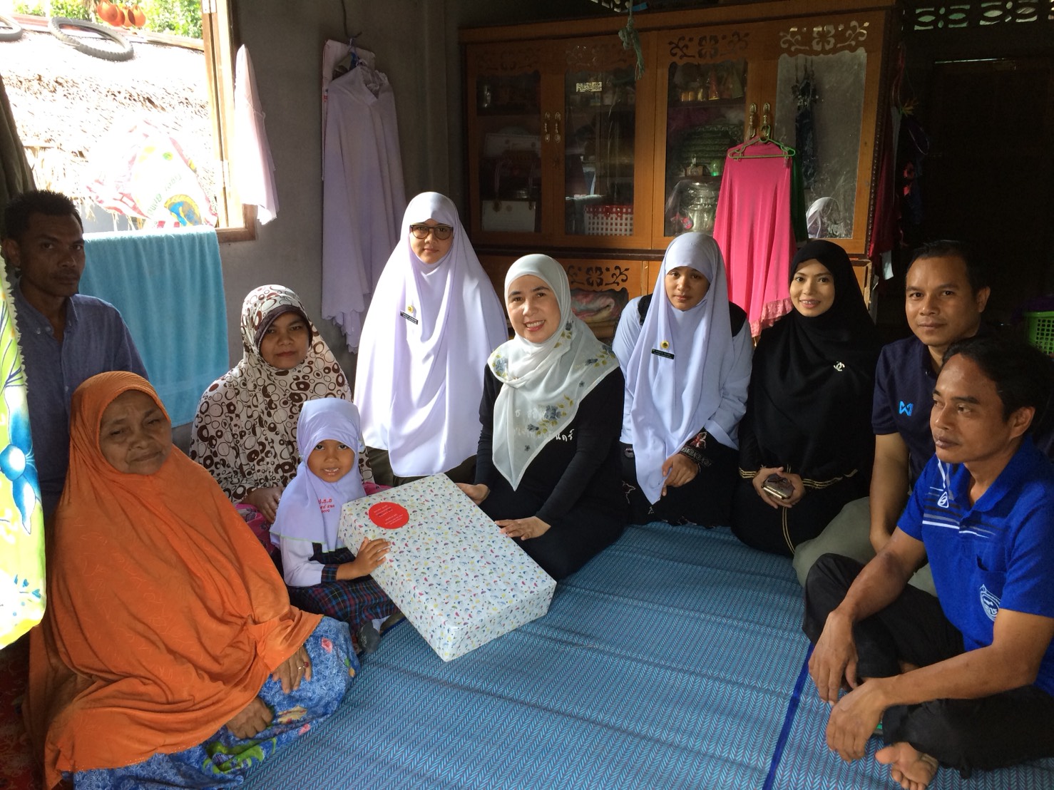 สพอ.ยะรัง ส่งมอบของขวัญวันขึ้นปีใหม่จากผู้อุปการะเด็กกองทุนพัฒนาเด็กชนบทในพระราชูปถัมภ์สมเด็จพระเทพรัตนราชสุดาฯ 