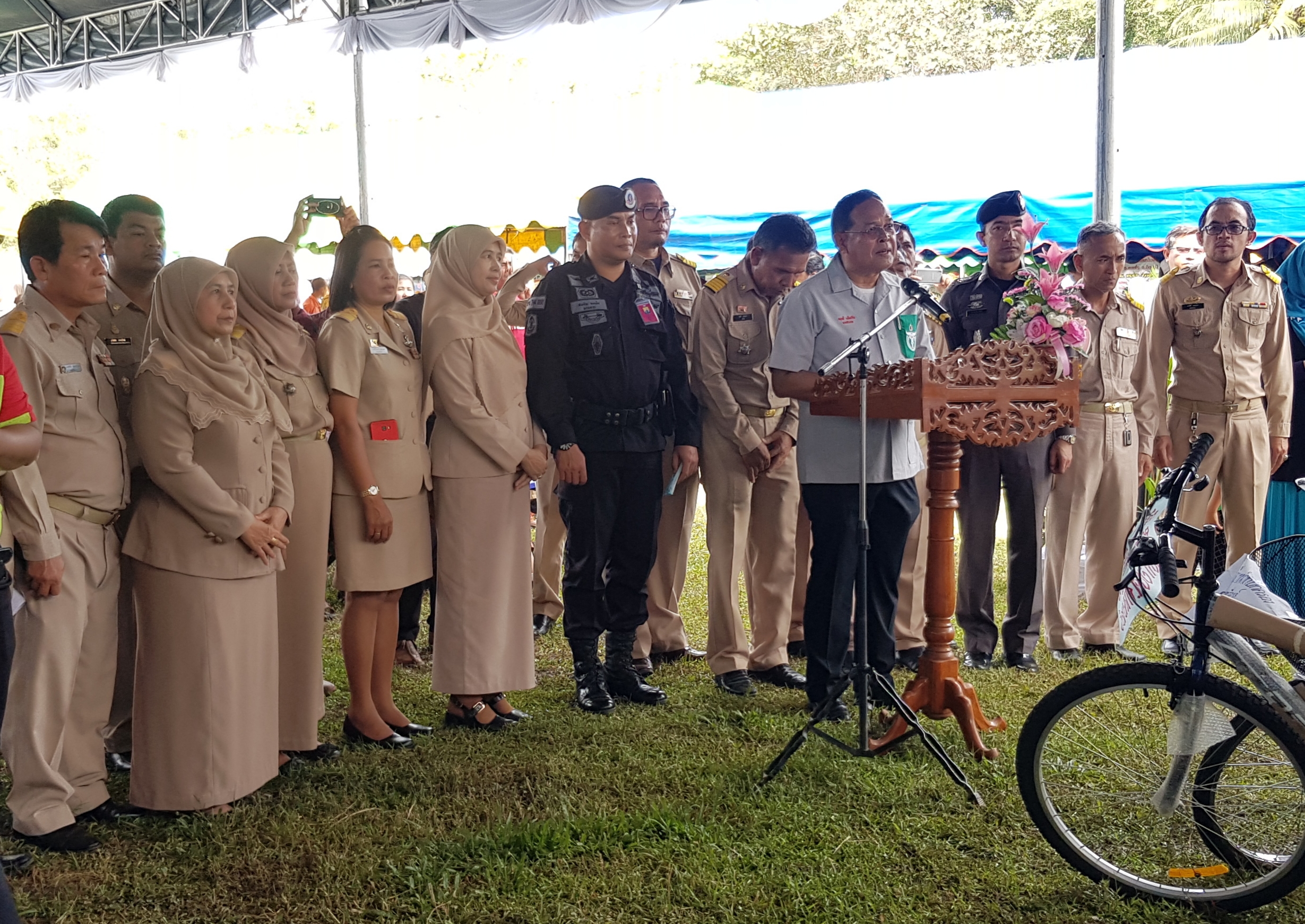 สพจ.ปน.ร่วมกับ สพอ.ยะหริ่ง ร่วมกิจกรรมโครงการจังหวัดเคลื่อนที่อำเภอยะหริ่ง จังหวัดปัตตานี 