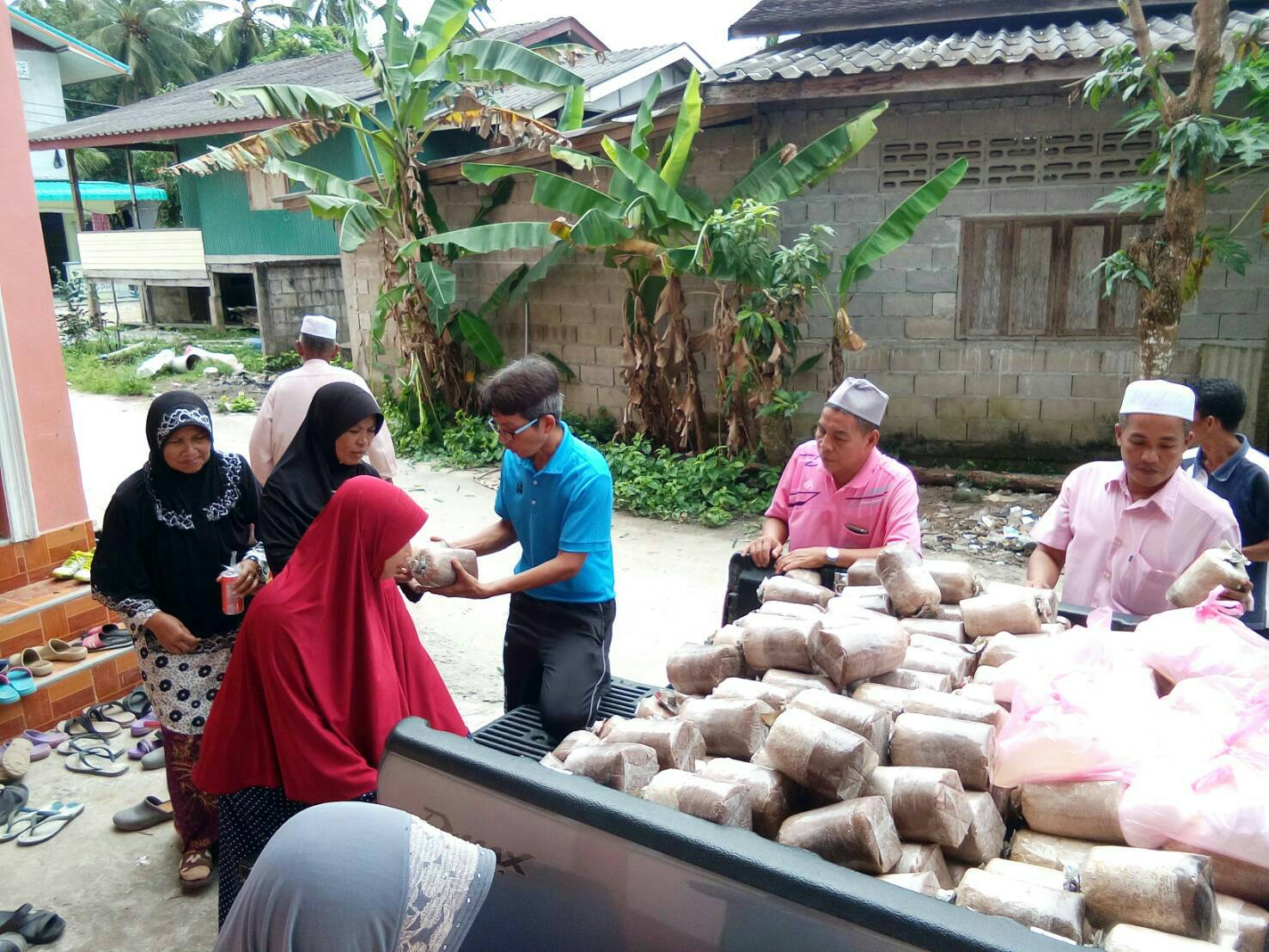 พัฒนากรประจำตำบลกะมิยอจัดกิจกรรมเวทีประชาคมตั้งปณิธานและสัญญาประชาคม (civil society)