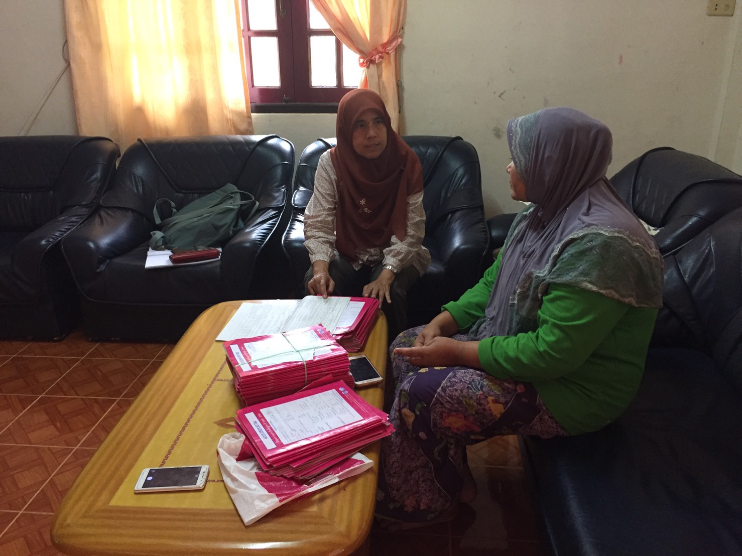 พัฒนากร ต.ยาบี อ.หนองจิก ติดตามตรวจสอบข้อมูล จปฐ. ปี 61