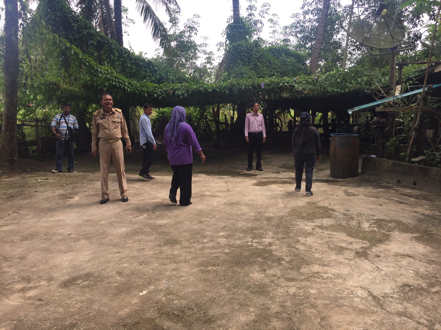 อ.มายอ จ.ปัตตานี เยี่ยมเยียนครัวเรือนยากจน