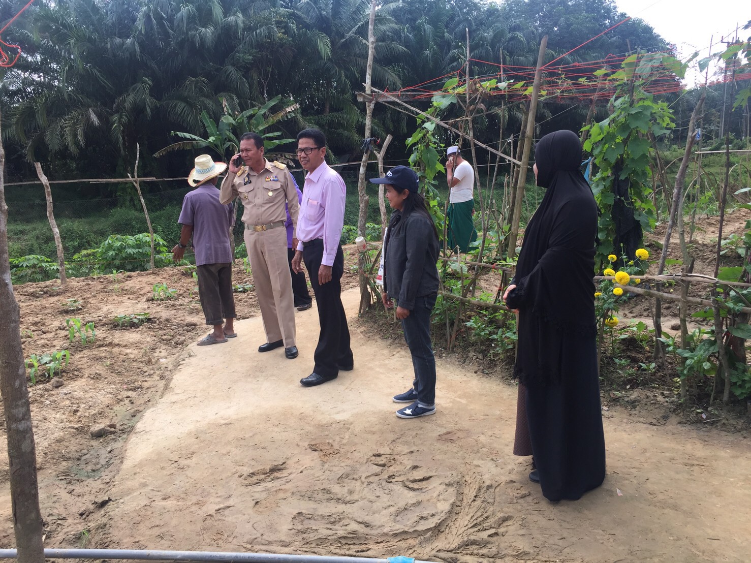 อ.มายอ จ.ปัตตานี เยี่ยมเยียนครัวเรือนยากจน