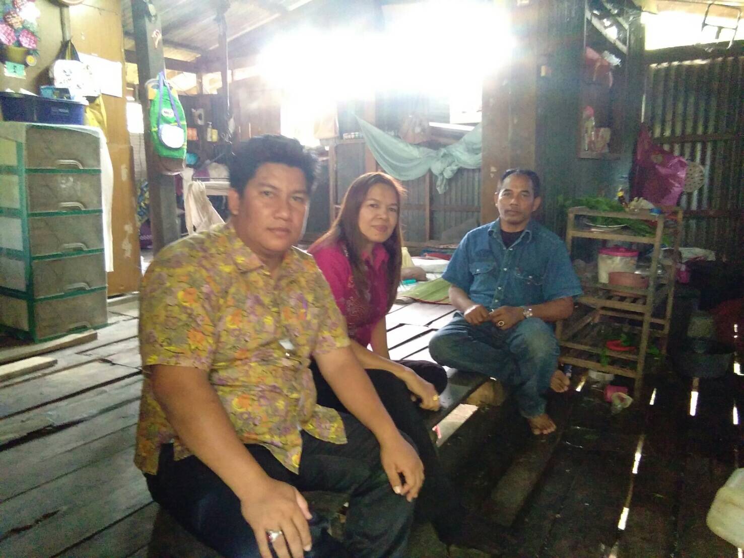 พัฒนาการอำเภอแม่ลาน พร้อมด้วยเจ้าหน้าที่พัฒนาชุมชน ส่งมอบของขวัญจากผู้อุปการะเด็ก กองทุนพัฒนาเด็กชนบทในพระราชูปถัมภ์สมเด็จพระเทพรัตนราชสุดาฯ และติดตามการดำเนินงานในพื้นที่