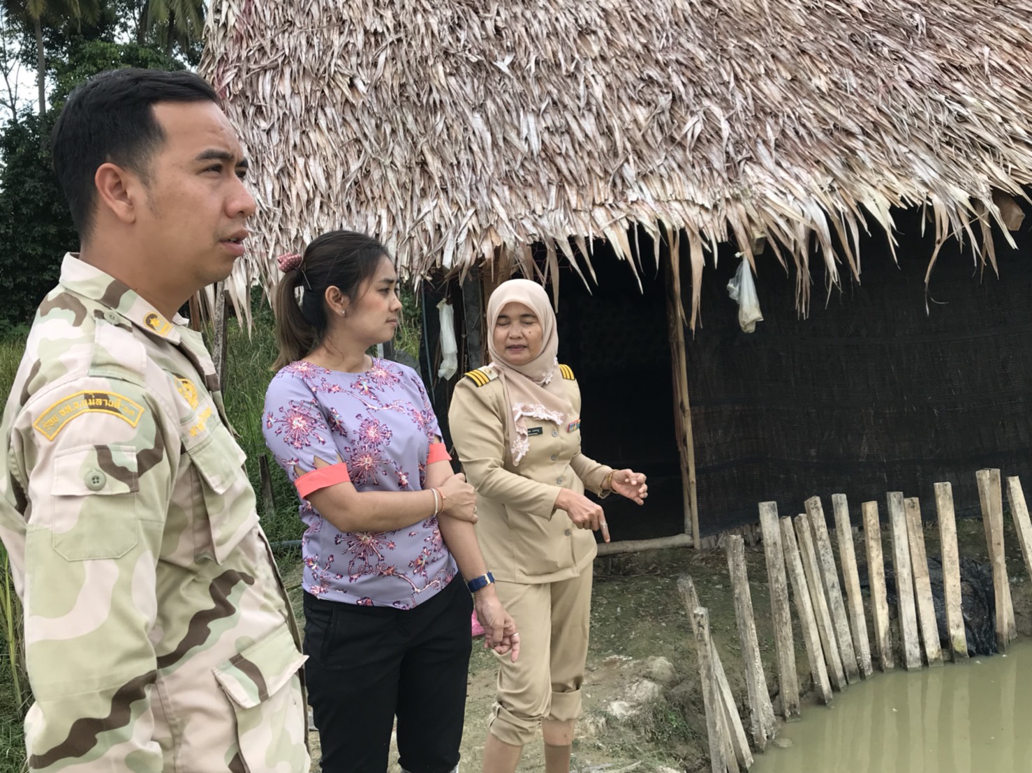 พัฒนาการอำเภอแม่ลาน พร้อมด้วยเจ้าหน้าที่พัฒนาชุมชน ส่งมอบของขวัญจากผู้อุปการะเด็ก กองทุนพัฒนาเด็กชนบทในพระราชูปถัมภ์สมเด็จพระเทพรัตนราชสุดาฯ และติดตามการดำเนินงานในพื้นที่