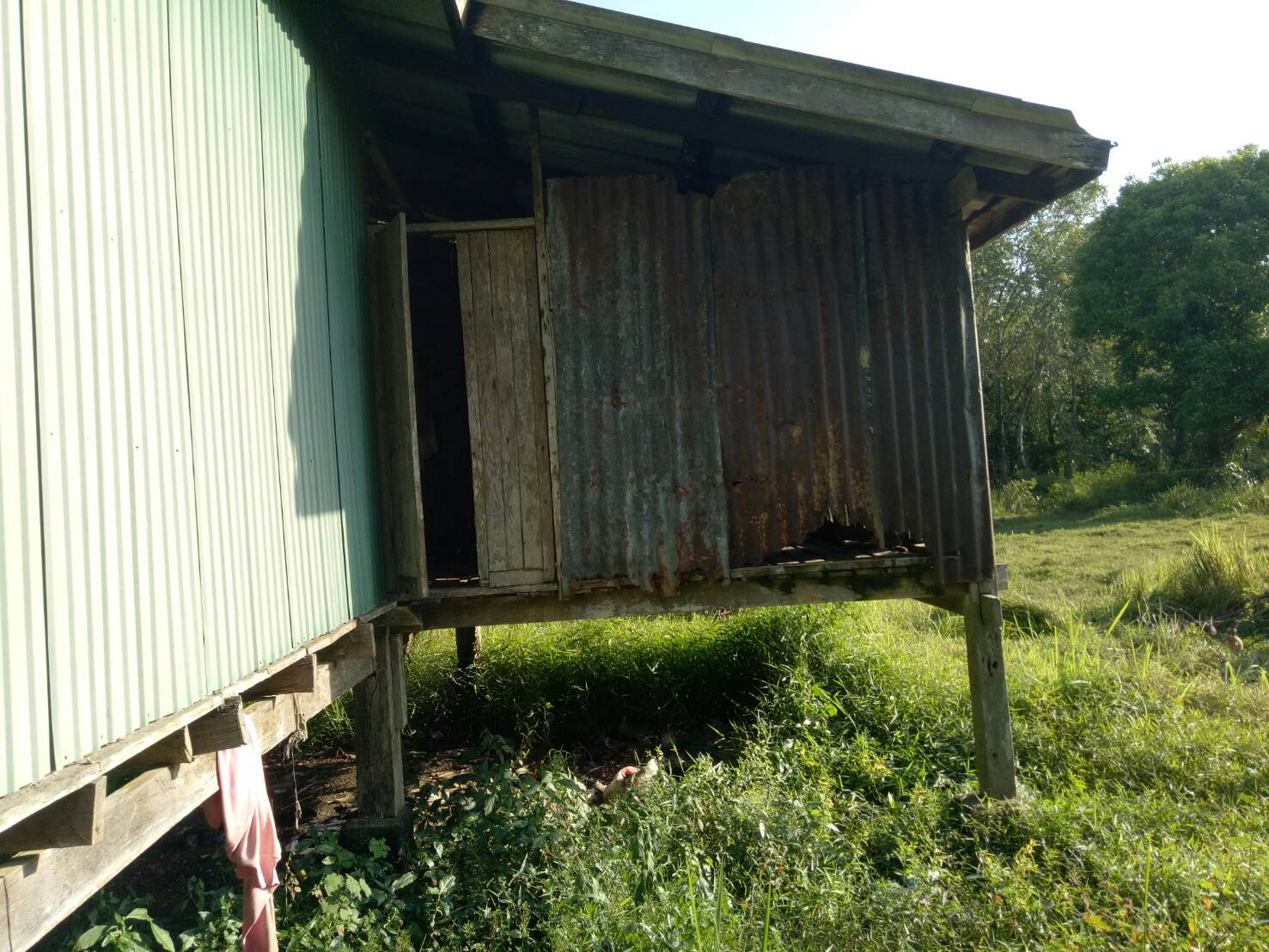 พัฒนากร ต.มะนังดาลำ อ.สายบุรี ปัตตานี เยี่ยมเยียนครัวเรือนที่ตกเกณฑ์ จปฐ.ปี 2560