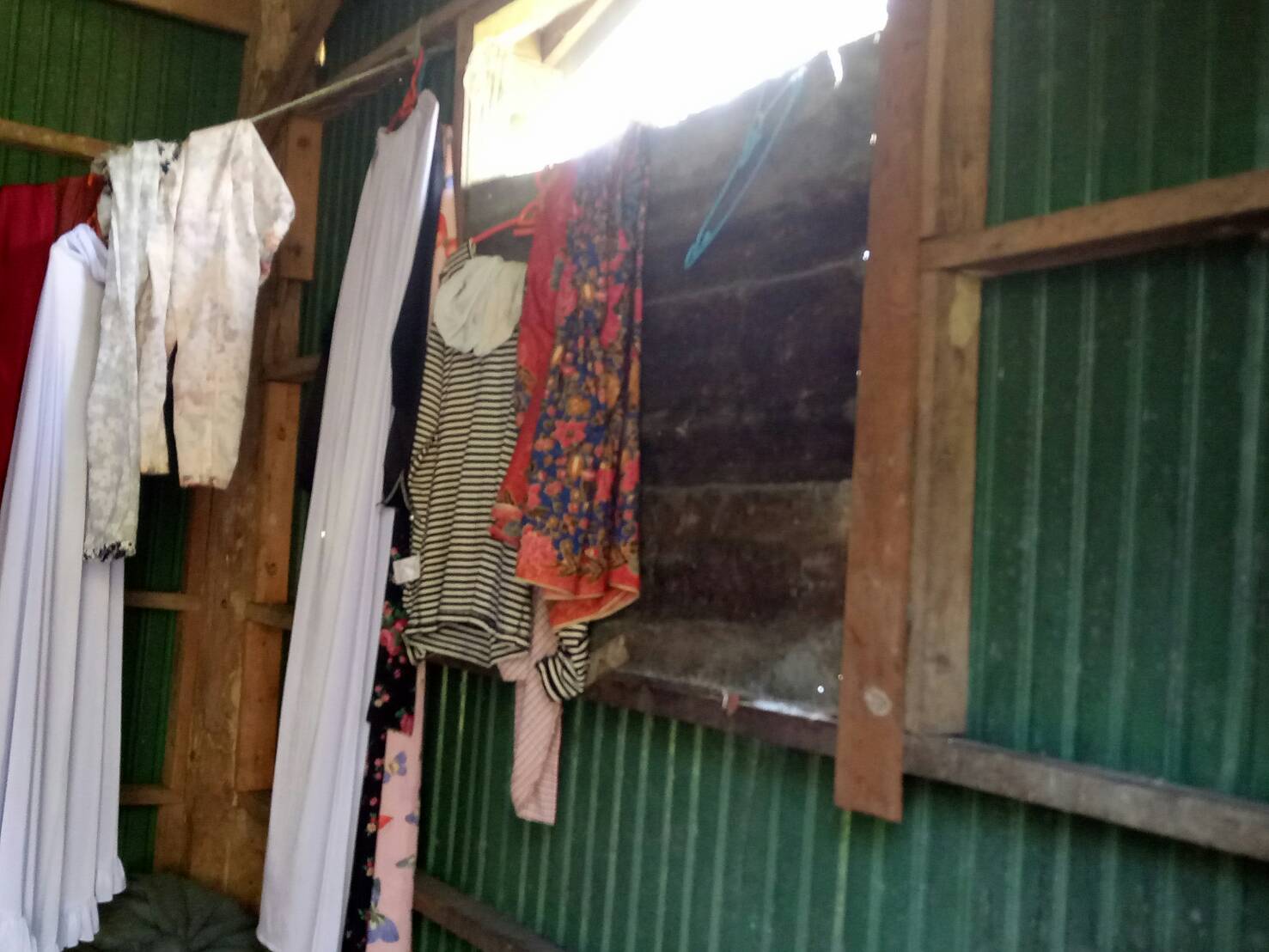 พัฒนากร ต.มะนังดาลำ อ.สายบุรี ปัตตานี เยี่ยมเยียนครัวเรือนที่ตกเกณฑ์ จปฐ.ปี 2560