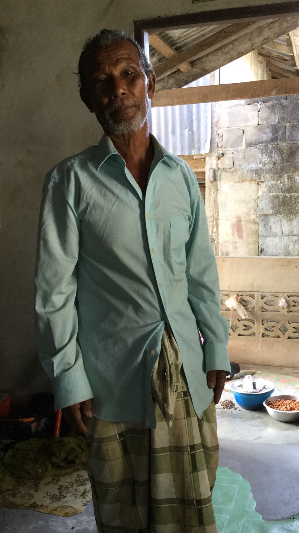 สพอ.ยะรัง จ.ปัตตานี ลงพื้นที่เยี่ยมเยียนครัวเรือนตกเกณฑ์ จปฐ. ปี 2560