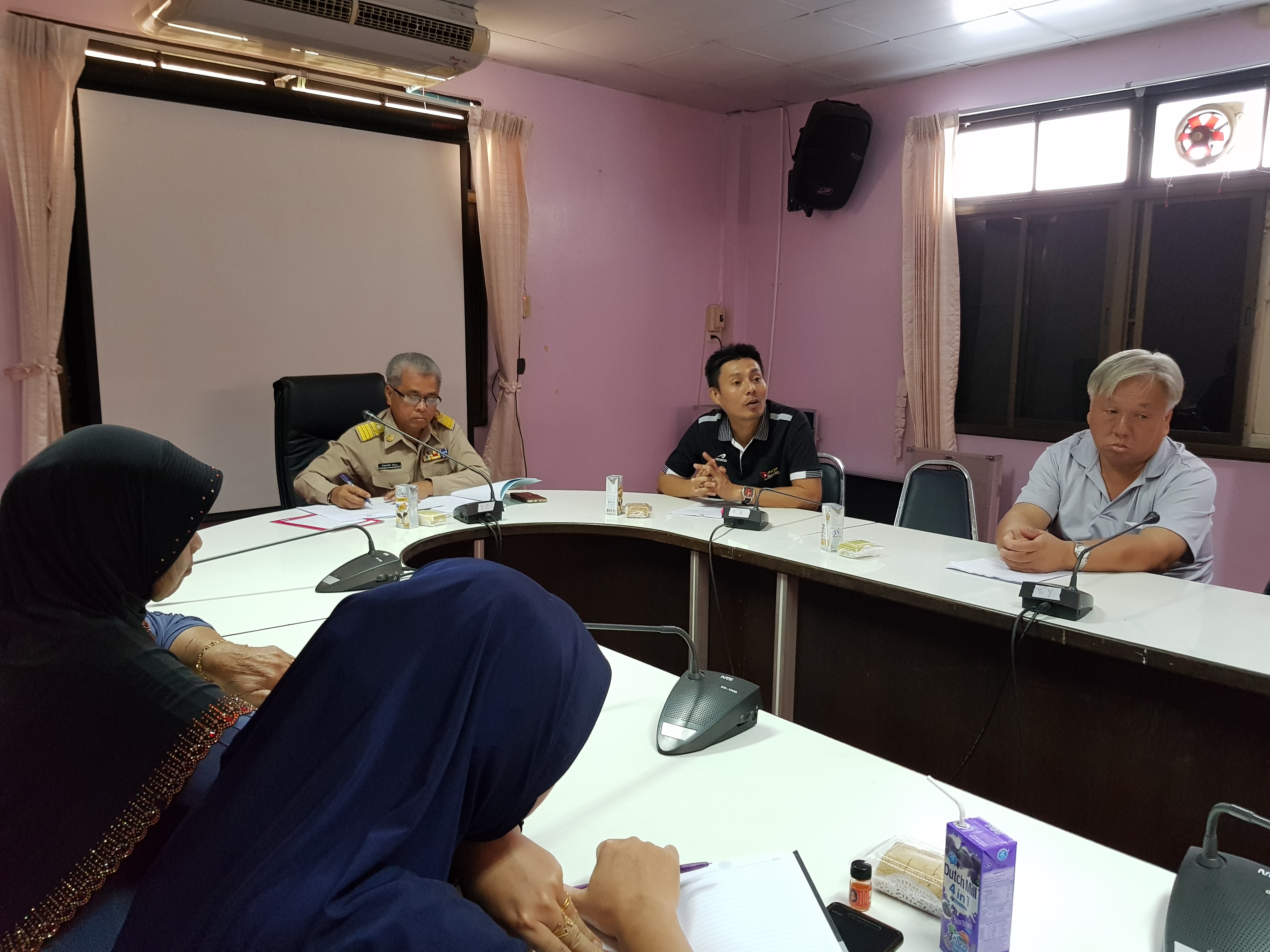 พช.ปัตตานี ติดตามและตรวจสอบความก้าวหน้าการจัดเก็บข้อมูลจปฐ.แก่อาสาสมัครผู้จัดเก็บข้อมูล จปฐ. เขตเทศบาล