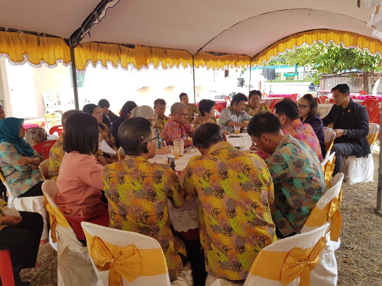 พช.ปัตตานี ร่วมต้อนรับ นางปราณี รัตนประยูร ผู้ตรวจราชการกรมการพัฒนาชุน เขตตรวจที่ 8 ประชุมติดตามผลการปฏิบัติงานและโครงการ