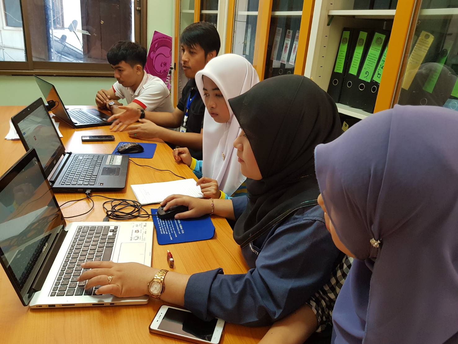 สำนักงานพัฒนาชุมชนจังหวัดปัตตานี โดย นายรอสดี จะปะกิยา นักวิชาการพัฒนาชุมชนชำนาญการ เป็นวิทยากรให้ความรู้แก่บุคลากรและเจ้าหน้าที่ ฯ