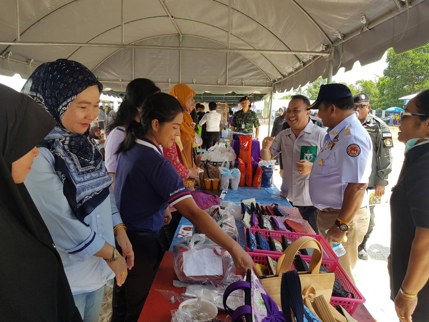 พช.ปัตตานี ร่วมกิจกรรมโครงการจังหวัดเคลื่อนที่ ณ อำเภอสายบุรี จังหวัดปัตตานี