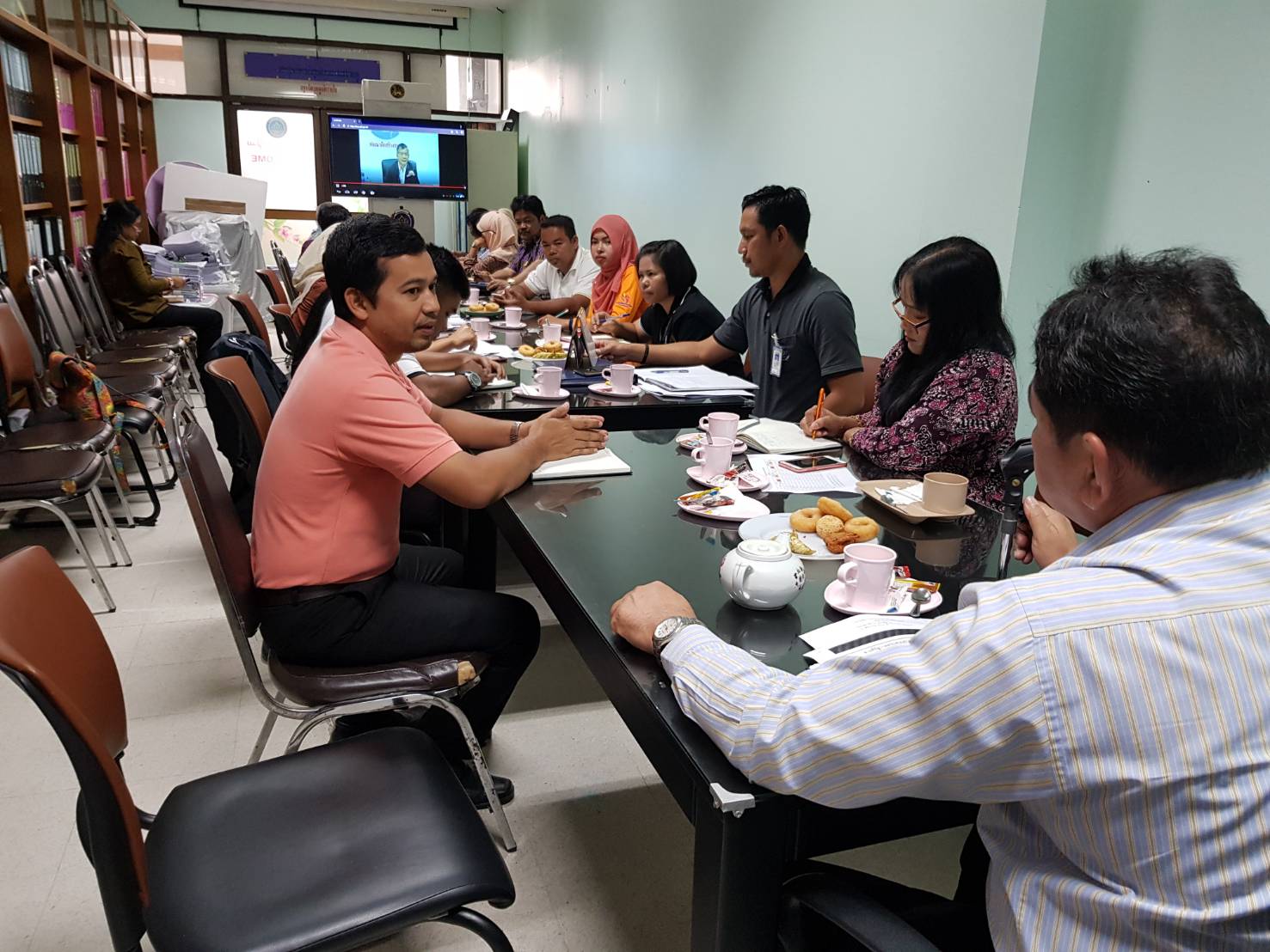 รับฟังการประชุมกรมการพัฒนาชุมชน ครั้งที่ 2/2561 ผ่านระบบคอนเฟอร์เรนซ์