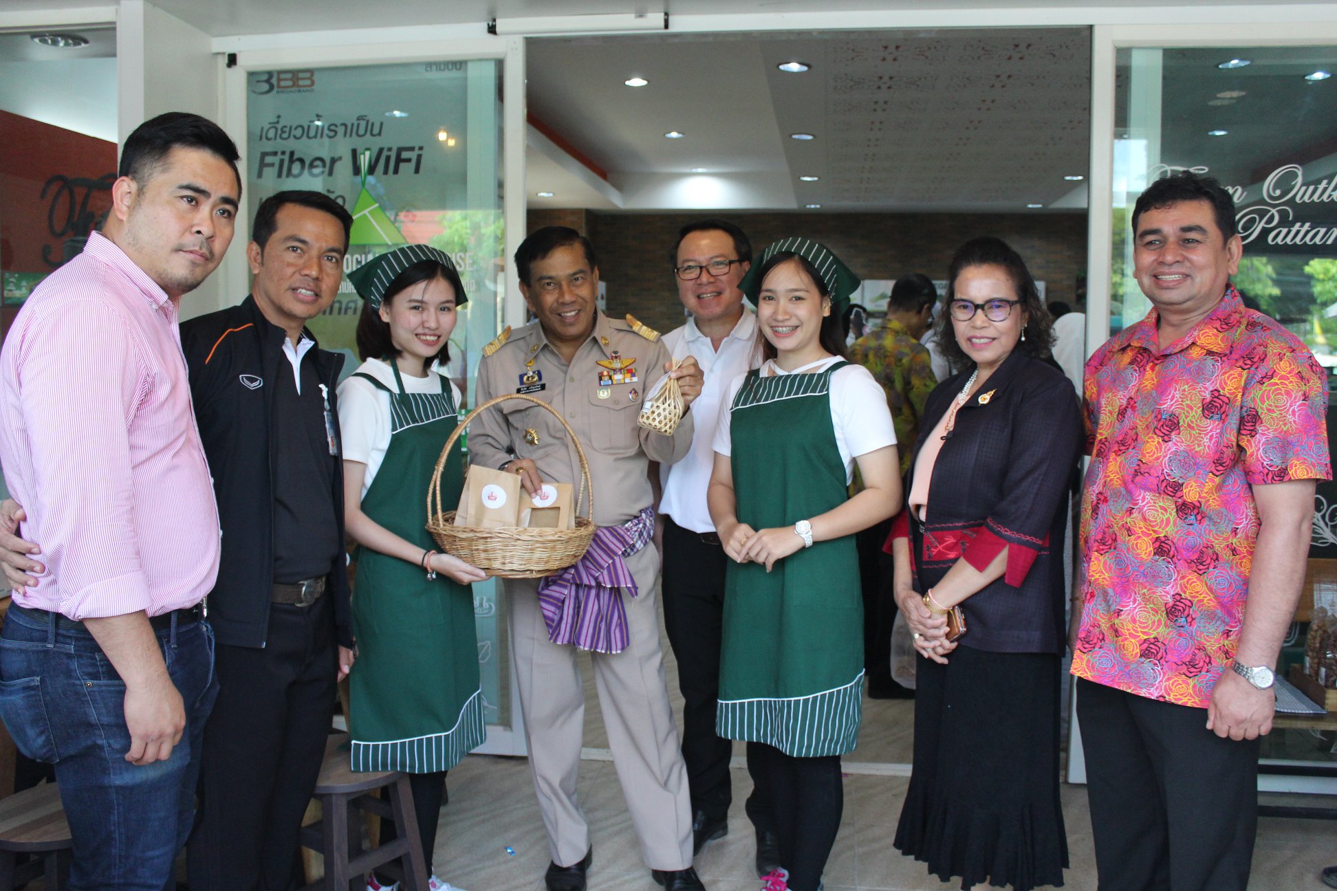 จังหวัดปัตตานี ร่วมกับพช.ปัตตานีและบ.ประชารัฐรักสามัคคีปัตตานี (วิสาหกิจเพื่อสังคม) จำกัด เปิดร้านฟาร์มเอาท์เลตอย่างเป็นทางการ