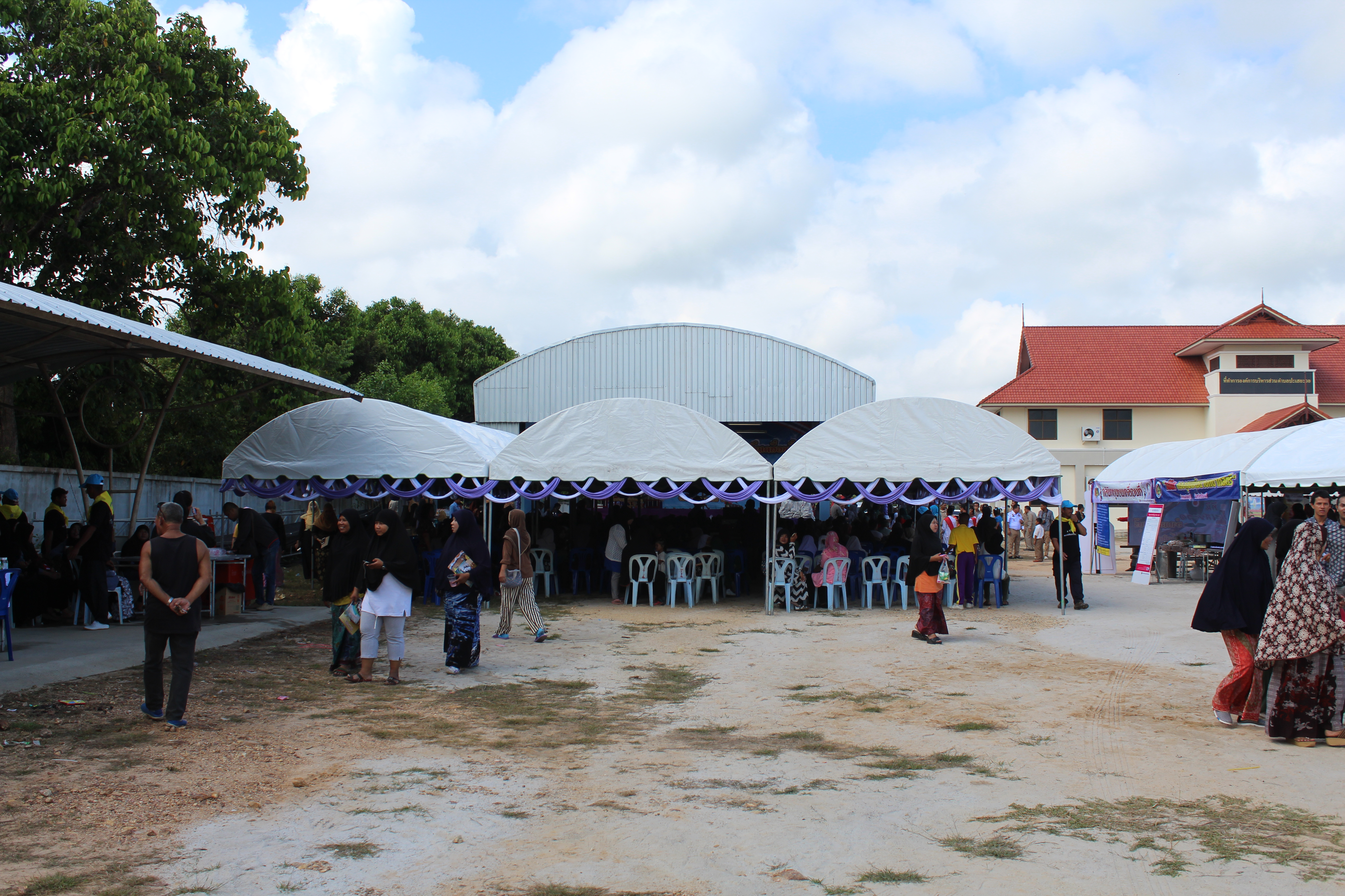พช.ปัตตานี ร่วมกิจกรรมโครงการจังหวัดเคลื่อนที่ ณ อำเภอสายบุรี จังหวัดปัตตานี