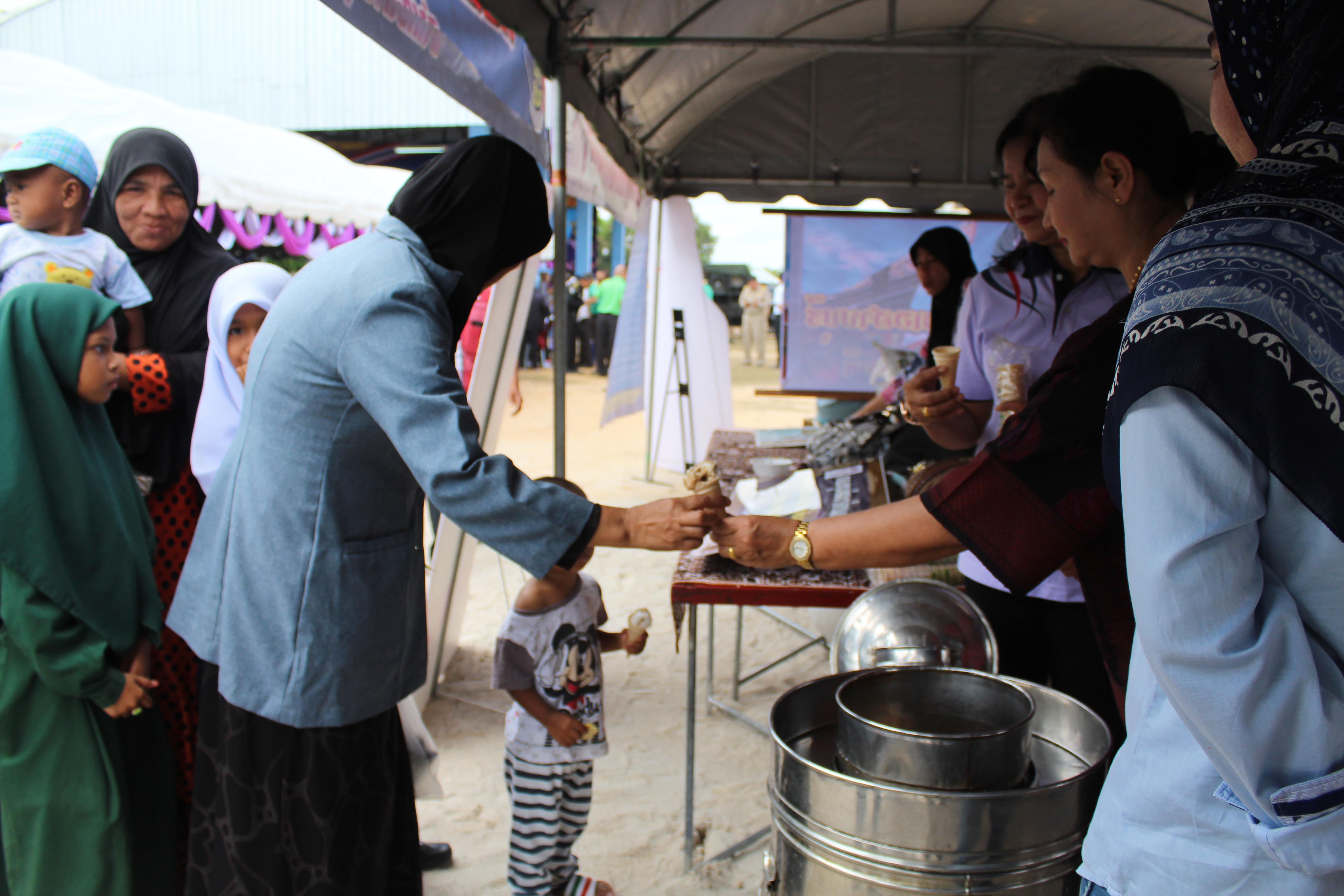 พช.ปัตตานี ร่วมกิจกรรมโครงการจังหวัดเคลื่อนที่ ณ อำเภอสายบุรี จังหวัดปัตตานี