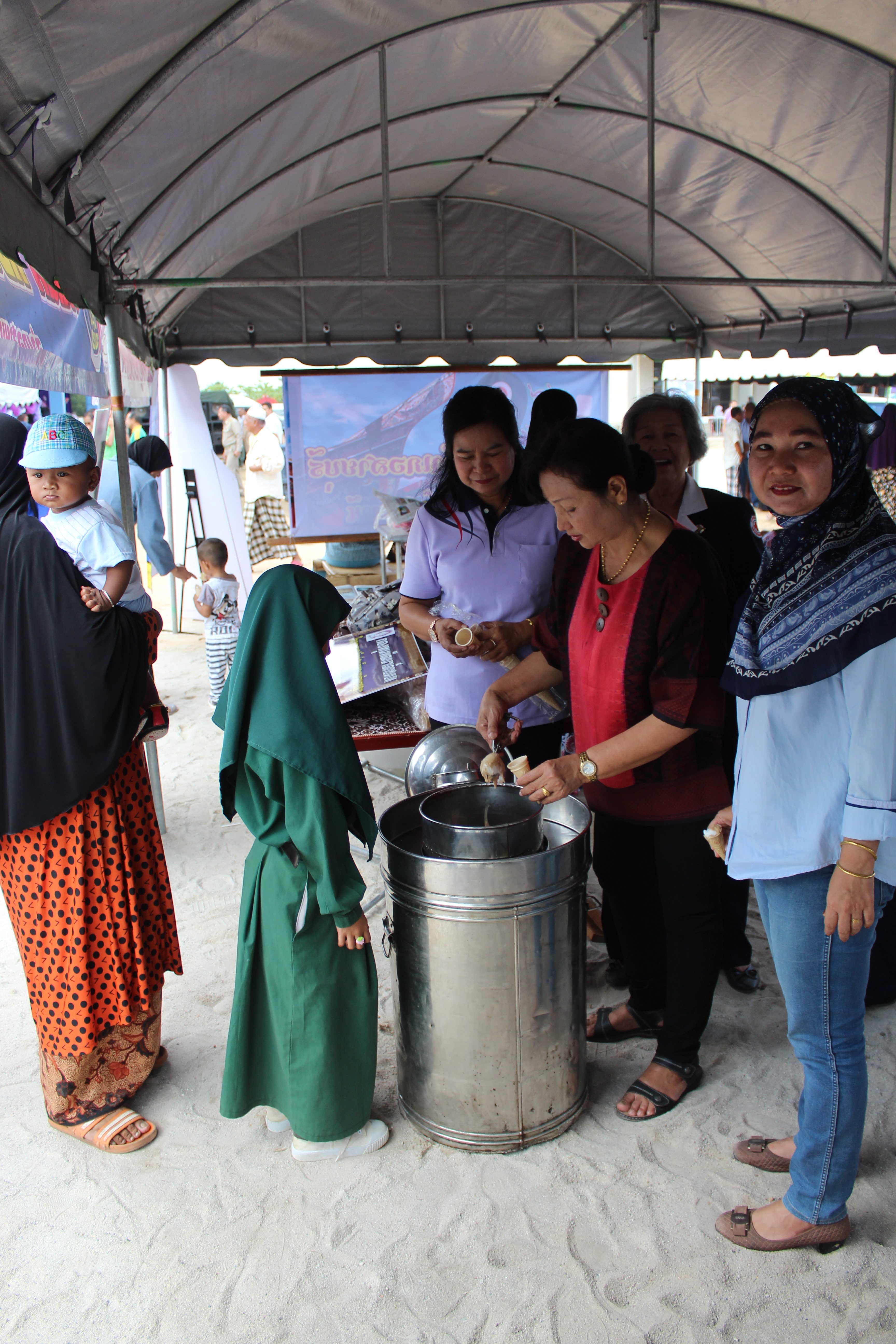 พช.ปัตตานี ร่วมกิจกรรมโครงการจังหวัดเคลื่อนที่ ณ อำเภอสายบุรี จังหวัดปัตตานี