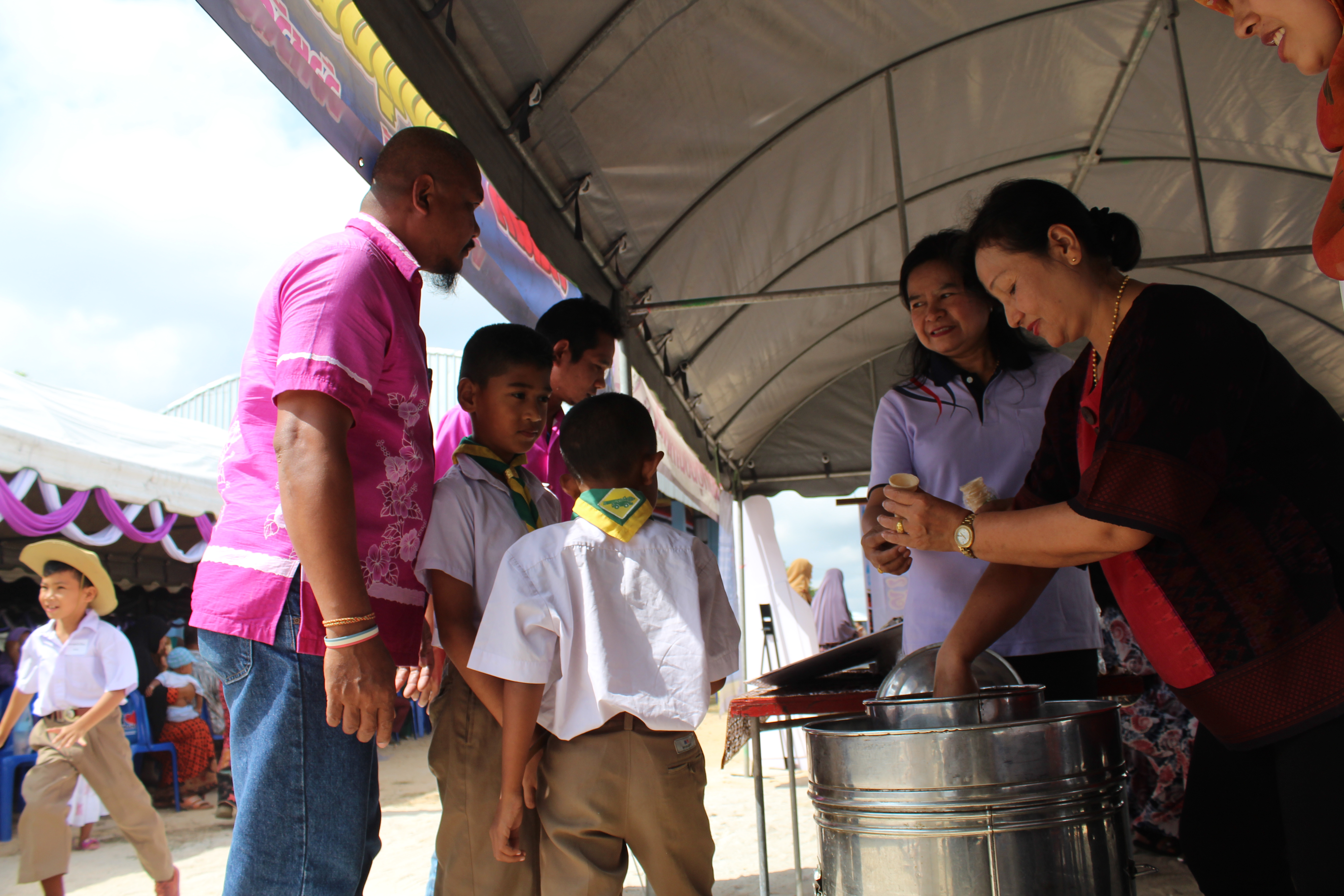พช.ปัตตานี ร่วมกิจกรรมโครงการจังหวัดเคลื่อนที่ ณ อำเภอสายบุรี จังหวัดปัตตานี