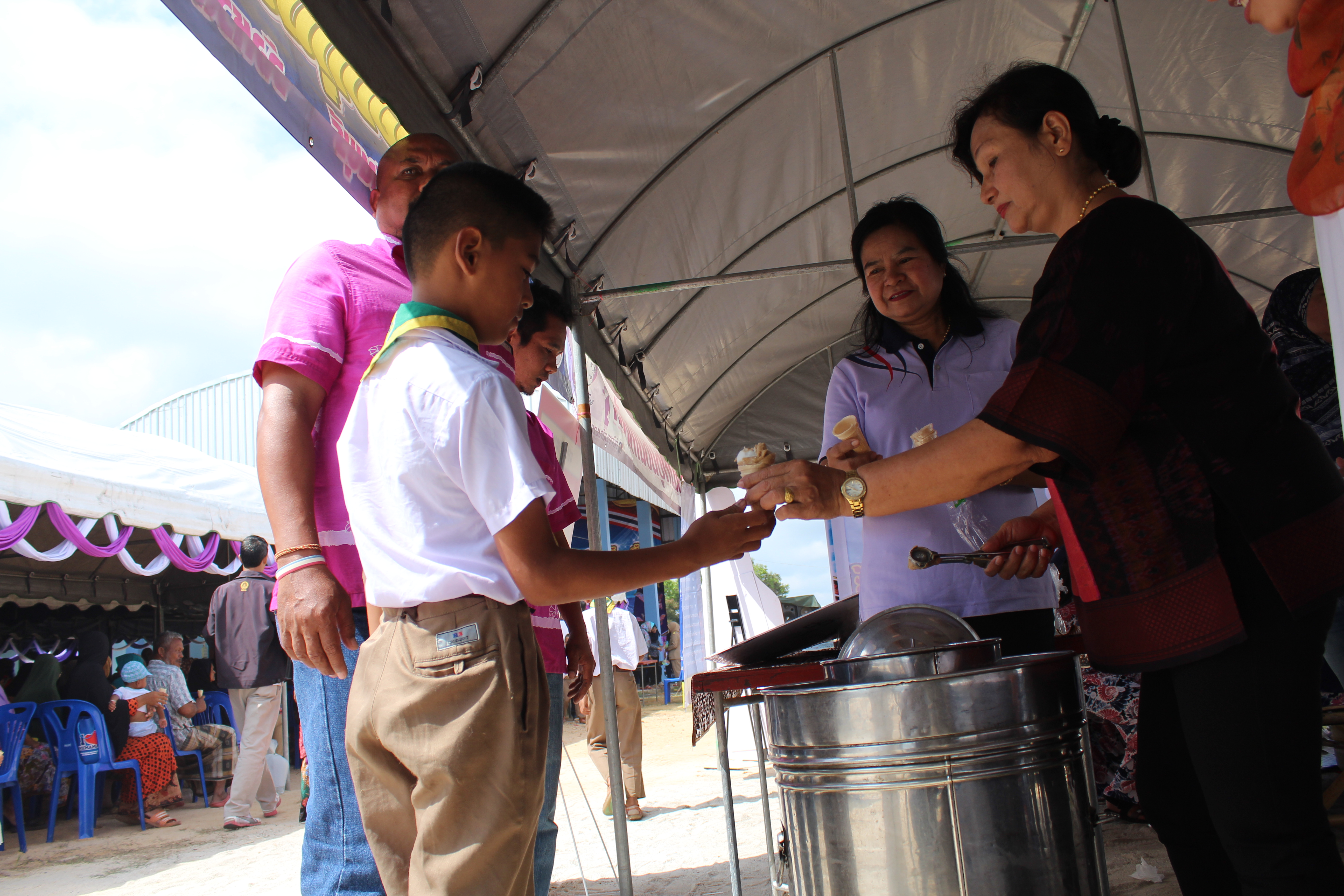 พช.ปัตตานี ร่วมกิจกรรมโครงการจังหวัดเคลื่อนที่ ณ อำเภอสายบุรี จังหวัดปัตตานี