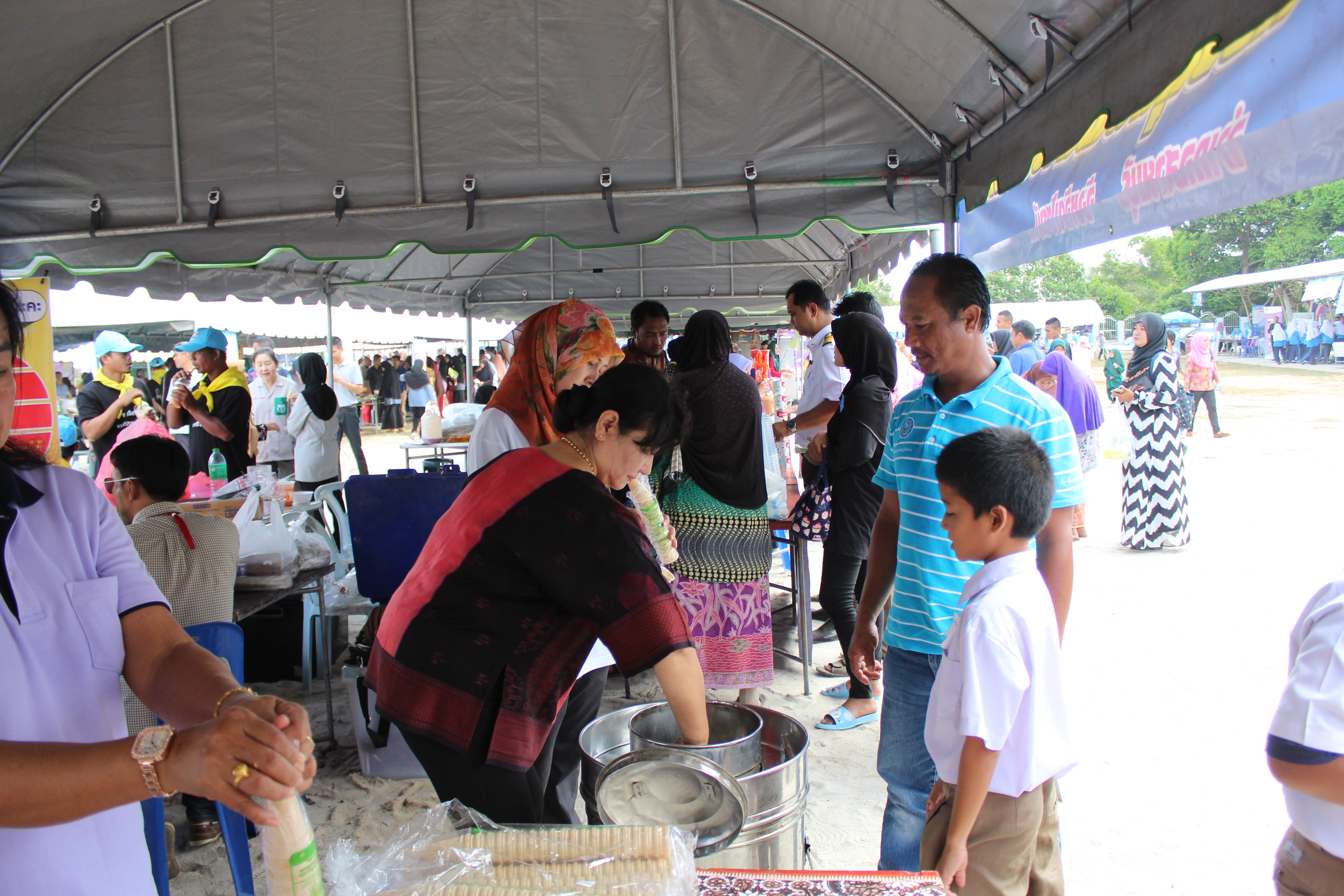 พช.ปัตตานี ร่วมกิจกรรมโครงการจังหวัดเคลื่อนที่ ณ อำเภอสายบุรี จังหวัดปัตตานี