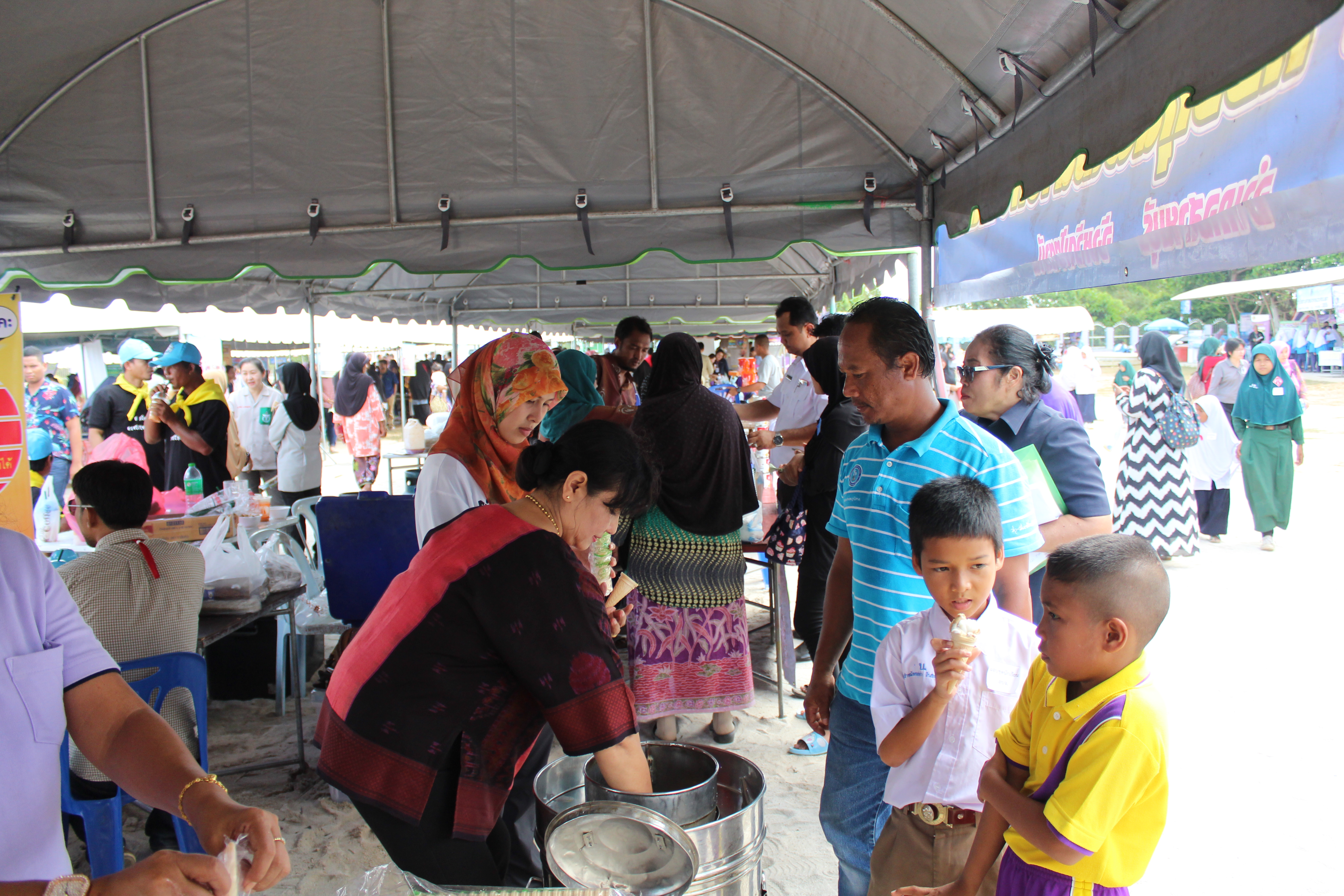 พช.ปัตตานี ร่วมกิจกรรมโครงการจังหวัดเคลื่อนที่ ณ อำเภอสายบุรี จังหวัดปัตตานี