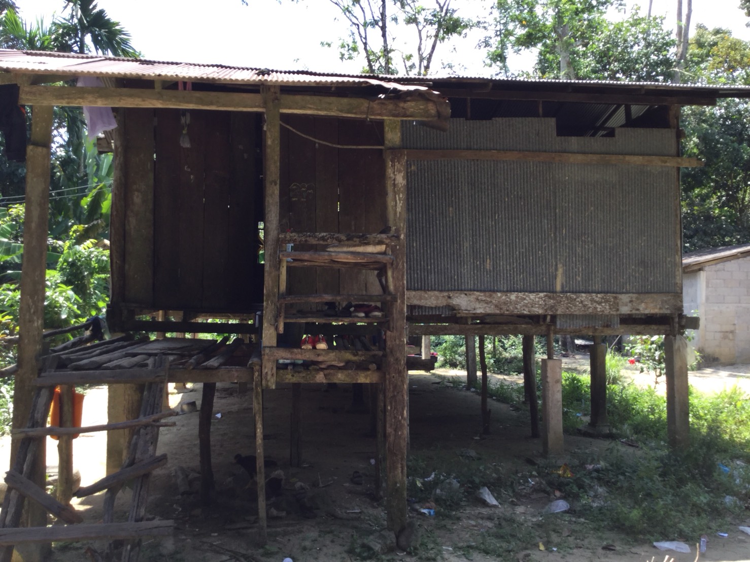 พช.ปัตตานี โดย สพอ.ยะรัง ลงพื้นที่ ณ ตำบลยะรัง เยี่ยมเยียนครัวเรือนตกเกณฑ์ จปฐ. ปี 2560