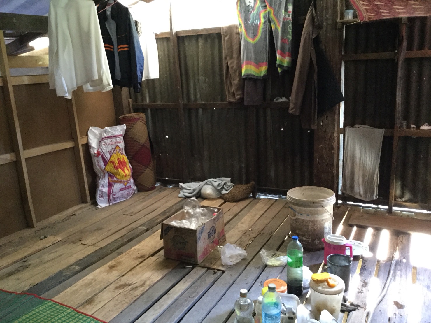 พช.ปัตตานี โดย สพอ.ยะรัง ลงพื้นที่ ณ ตำบลยะรัง เยี่ยมเยียนครัวเรือนตกเกณฑ์ จปฐ. ปี 2560