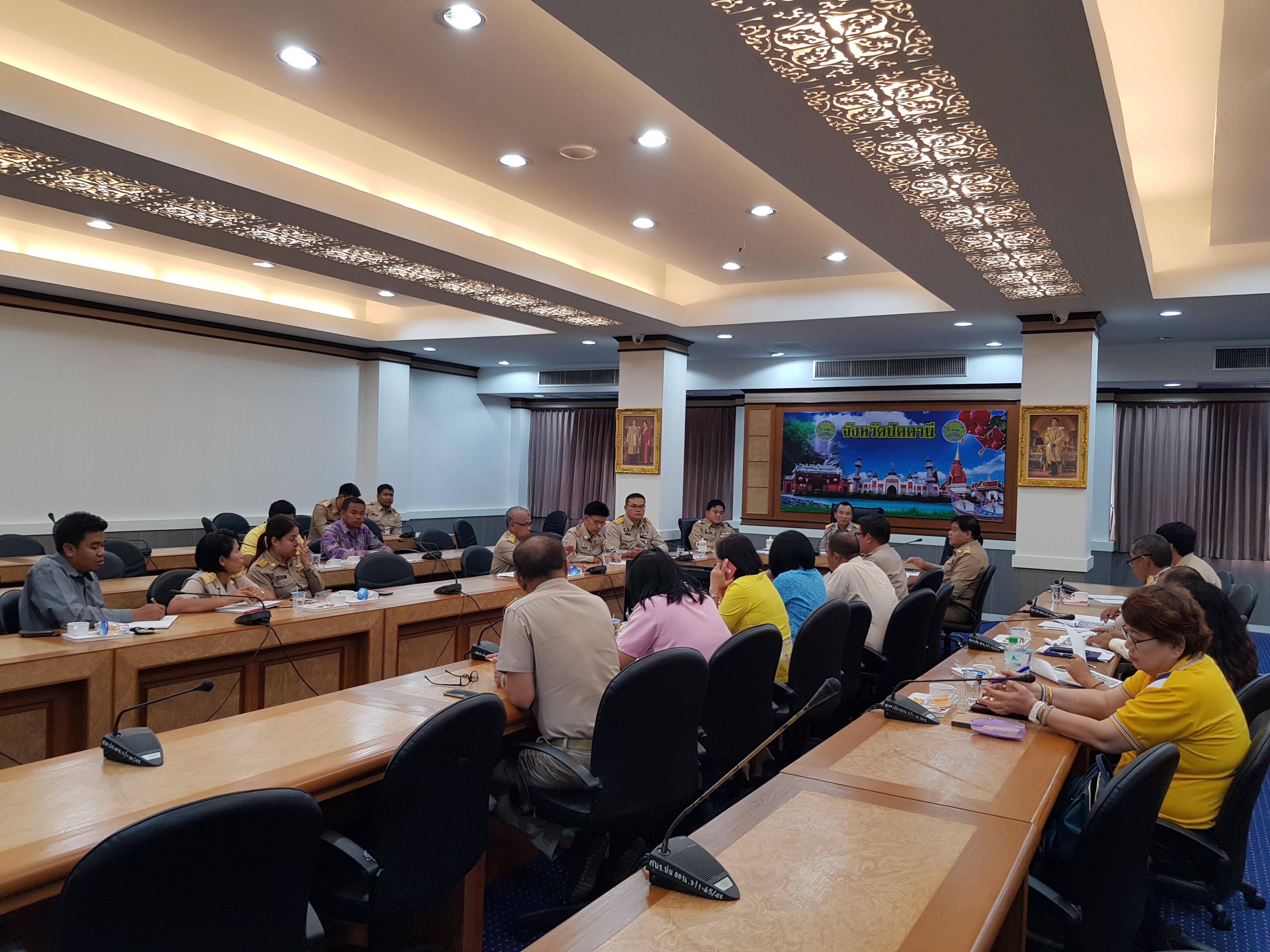 พช.ปัตตานี ประชุมเตรียมความพร้อมการจัดแสดงและจำหน่ายสินค้า OTOP และผลิตภัณฑ์ชุมชน