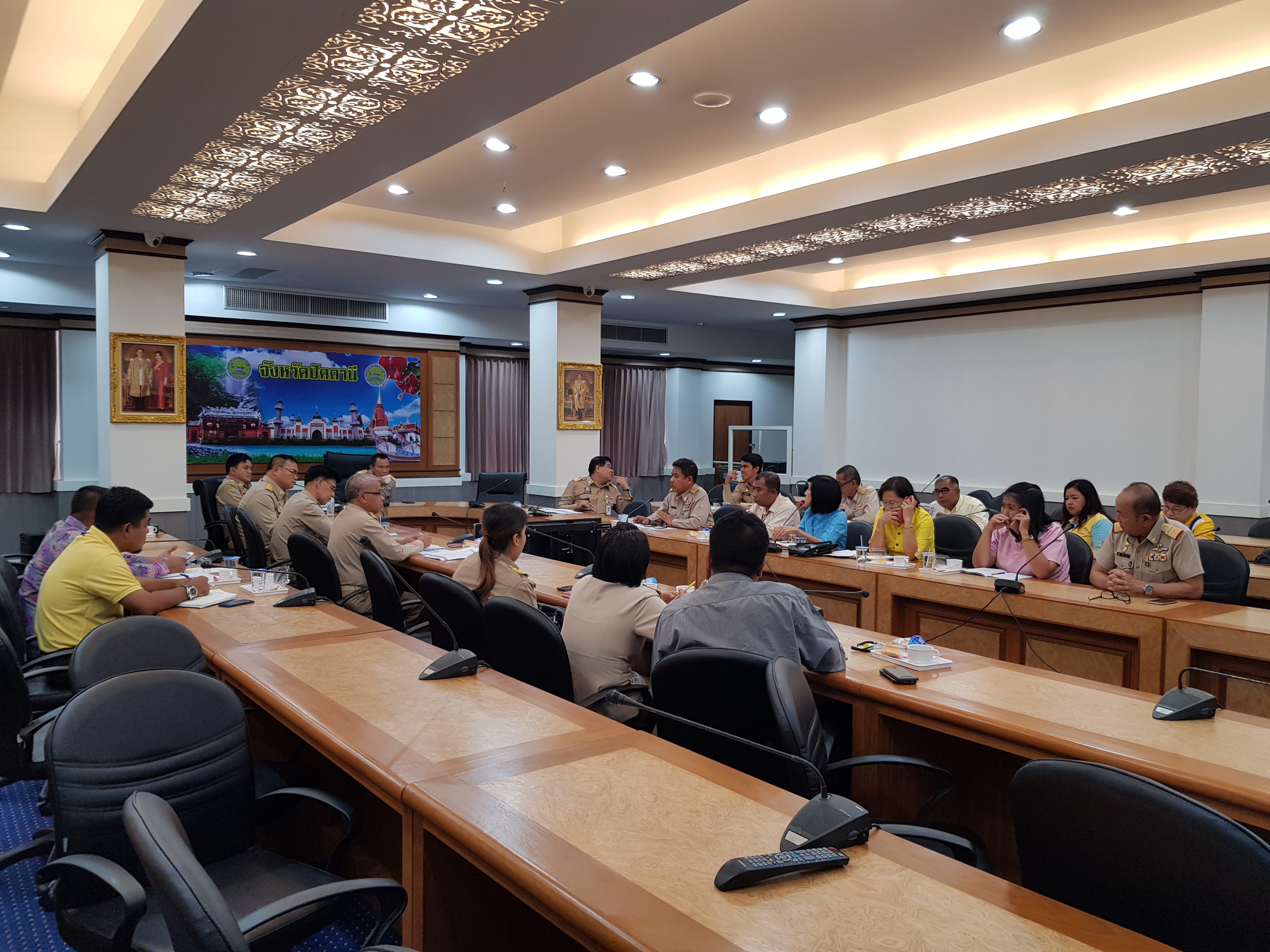 พช.ปัตตานี ประชุมเตรียมความพร้อมการจัดแสดงและจำหน่ายสินค้า OTOP และผลิตภัณฑ์ชุมชน