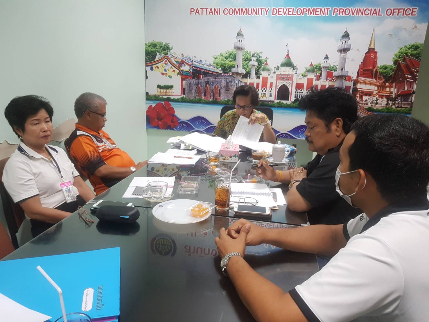 พช.ปัตตานี ร่วมต้อนรับ นางปราณี รัตนประยูร ผู้ตรวจราชการกรมการพัฒนาชุน เขตตรวจที่ 8 และเป็นประธานการประชุมติดตามติดตามผลการดำเนินงาน