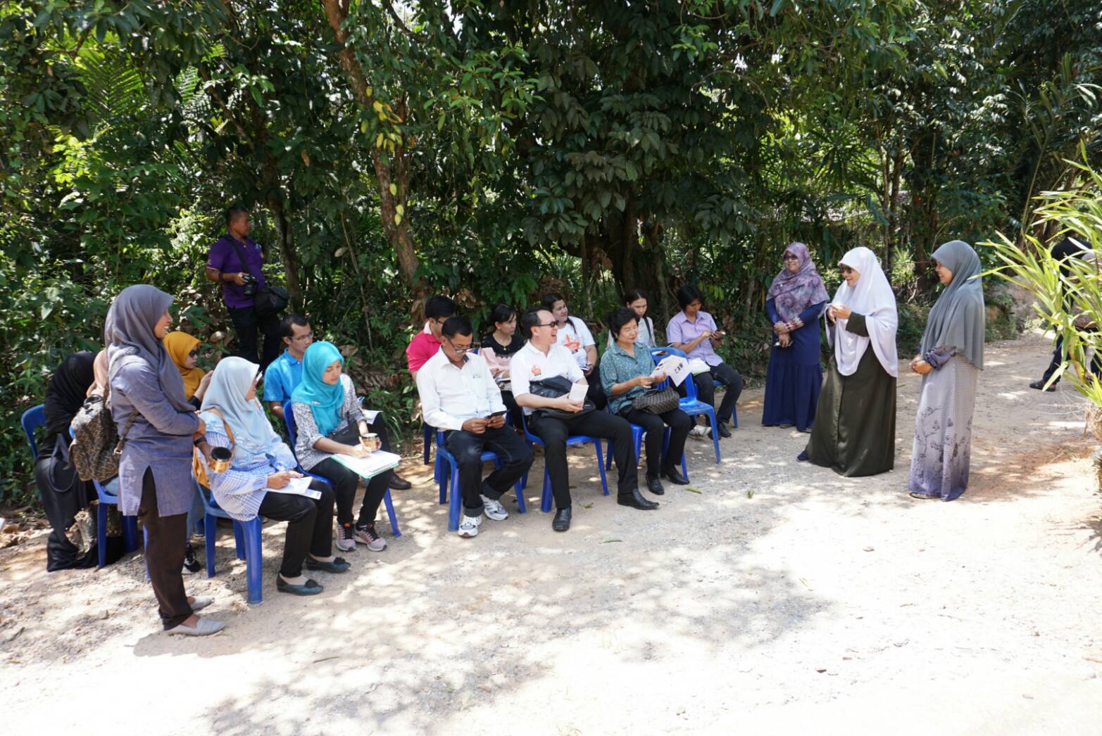 พช.ปัตตานี ร่วมกับ บริษัทประชารัฐรักสามัคคีปัตตานี (วิสาหกิจเพื่อสังคม) จำกัด  ลงพื้นที่ อ.ยะรัง และ อ.ทุ่งยางแดง