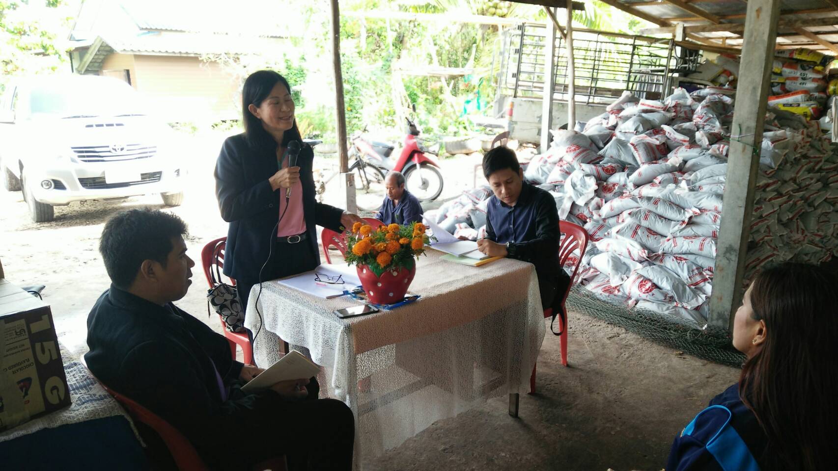 พช.ปัตตานี ร่วมต้อนรับ สำนักเสริมสร้างความเข้มแข็งชุมชน กรมการพัฒนาชุมชน ลงพื้นที่ติดตามและประเมินผลการดำเนินงานตามโครงการสร้างสัมมาชีพชุมชน ตามหลักปรัชญาของเศรษฐกิจพอเพียง