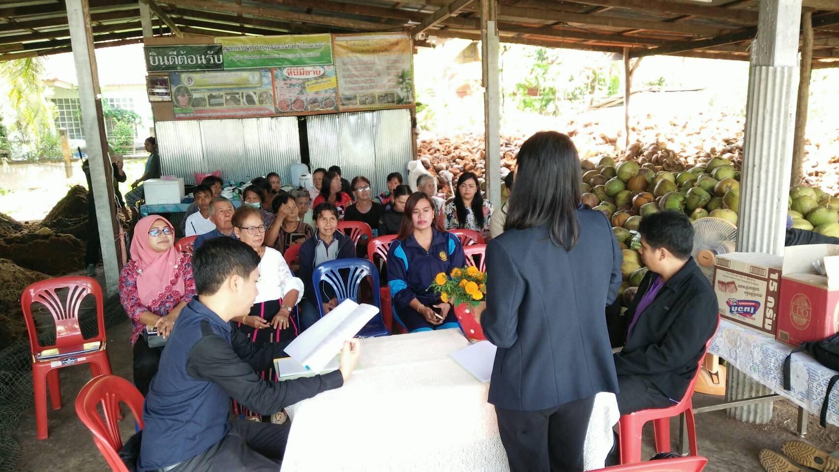 พช.ปัตตานี ร่วมต้อนรับ สำนักเสริมสร้างความเข้มแข็งชุมชน กรมการพัฒนาชุมชน ลงพื้นที่ติดตามและประเมินผลการดำเนินงานตามโครงการสร้างสัมมาชีพชุมชน ตามหลักปรัชญาของเศรษฐกิจพอเพียง