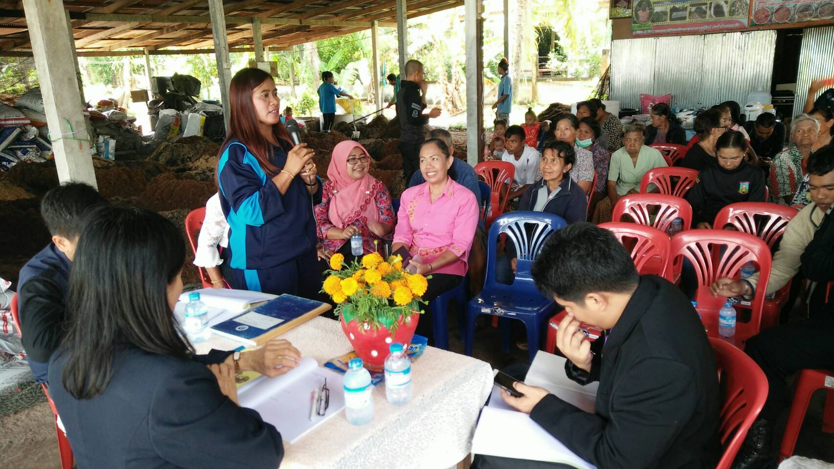 พช.ปัตตานี ร่วมต้อนรับ สำนักเสริมสร้างความเข้มแข็งชุมชน กรมการพัฒนาชุมชน ลงพื้นที่ติดตามและประเมินผลการดำเนินงานตามโครงการสร้างสัมมาชีพชุมชน ตามหลักปรัชญาของเศรษฐกิจพอเพียง