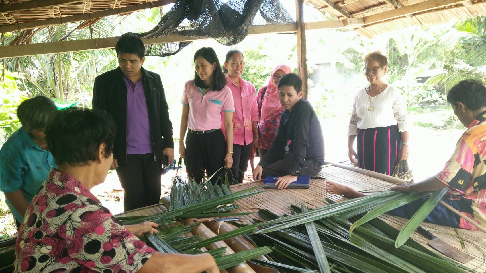 พช.ปัตตานี ร่วมต้อนรับ สำนักเสริมสร้างความเข้มแข็งชุมชน กรมการพัฒนาชุมชน ลงพื้นที่ติดตามและประเมินผลการดำเนินงานตามโครงการสร้างสัมมาชีพชุมชน ตามหลักปรัชญาของเศรษฐกิจพอเพียง