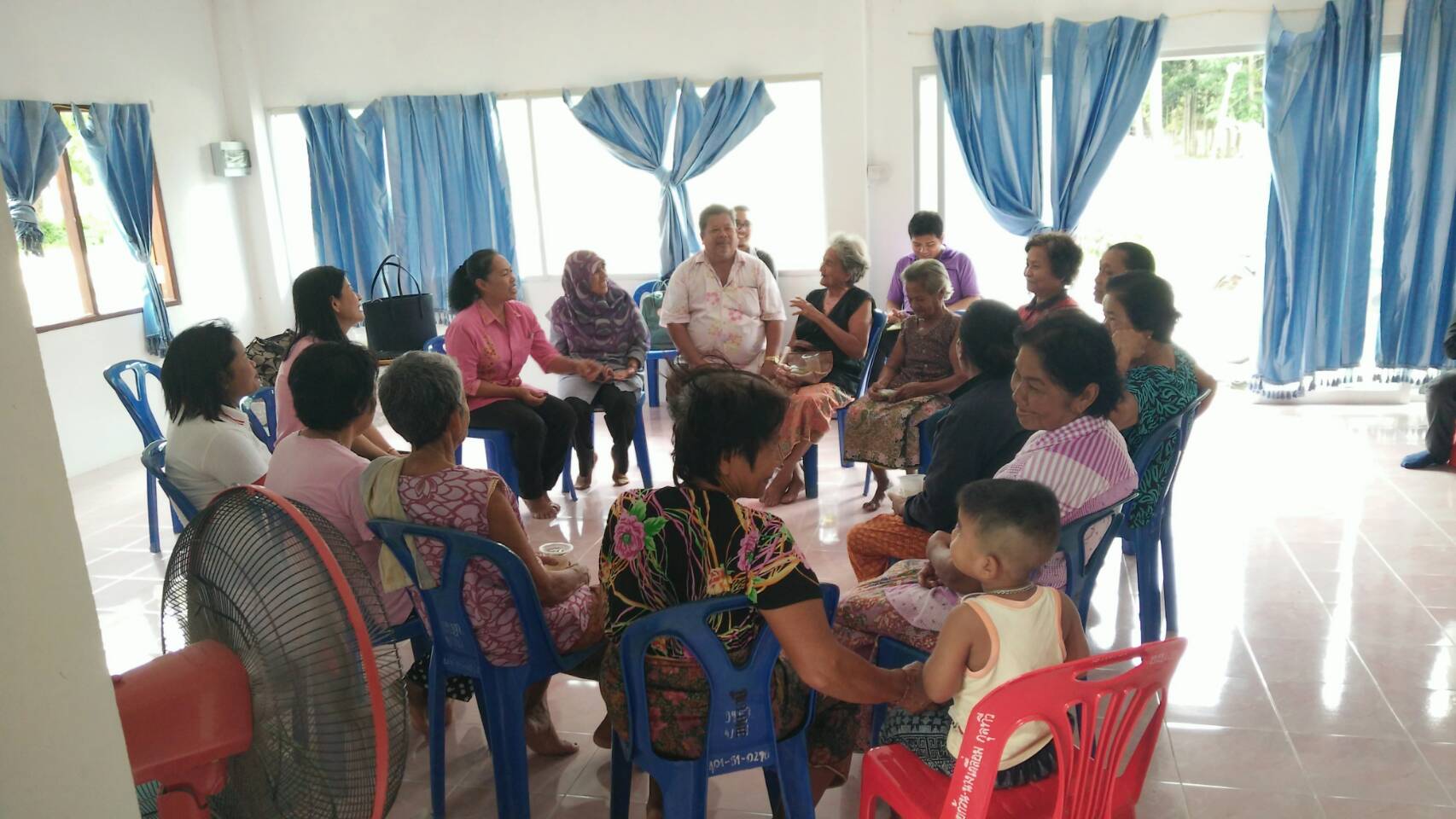 พช.ปัตตานี ร่วมต้อนรับ สำนักเสริมสร้างความเข้มแข็งชุมชน กรมการพัฒนาชุมชน ลงพื้นที่ติดตามและประเมินผลการดำเนินงานตามโครงการสร้างสัมมาชีพชุมชน ตามหลักปรัชญาของเศรษฐกิจพอเพียง