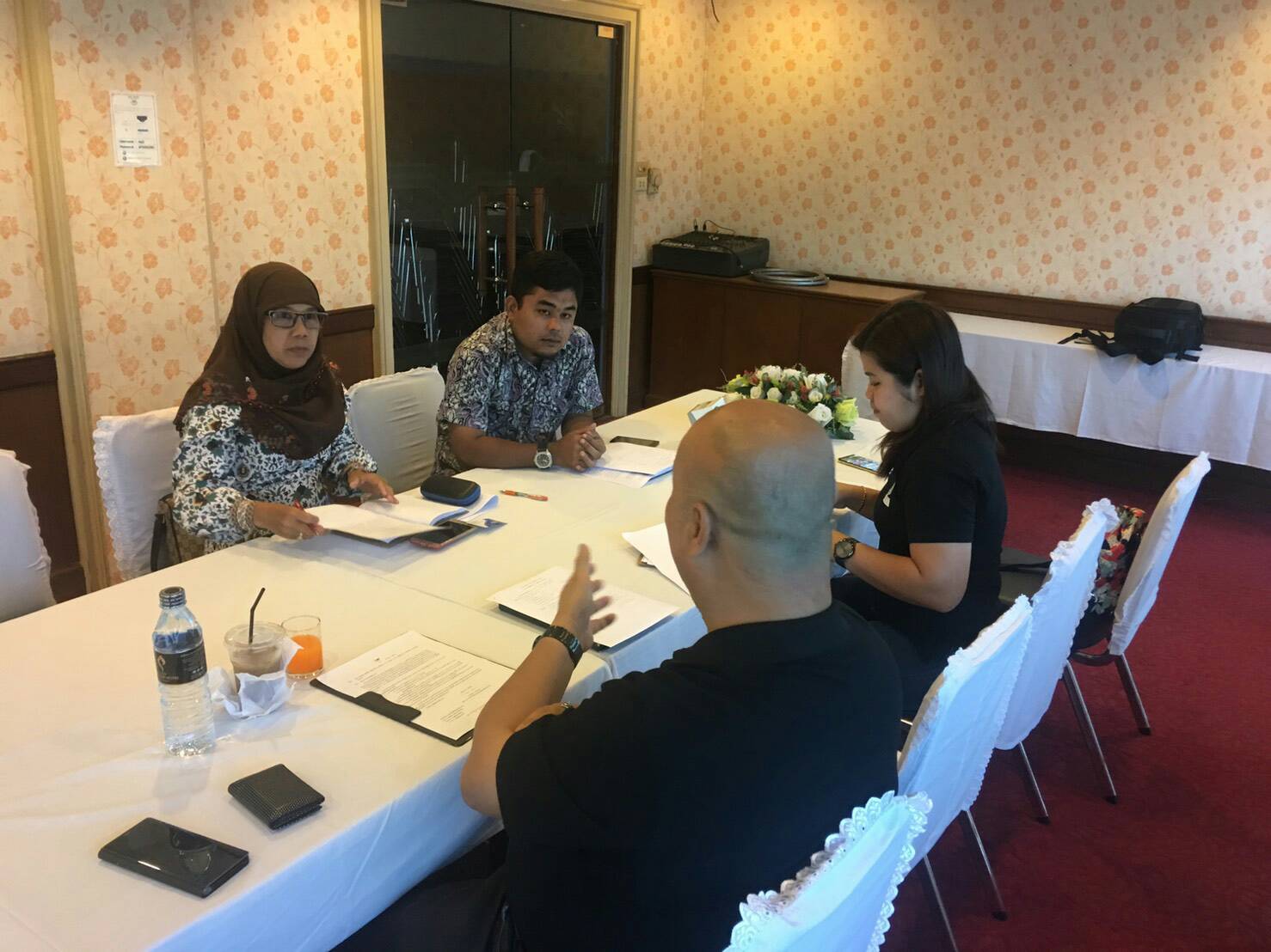 ประชุมปรึกษาหารือโครงการยกระดับ OTOP กับคณะทำงานและที่ปรึกษาโครงการสถาบันวิจัยและเทคโนโลยีแห่งประเทศไทย