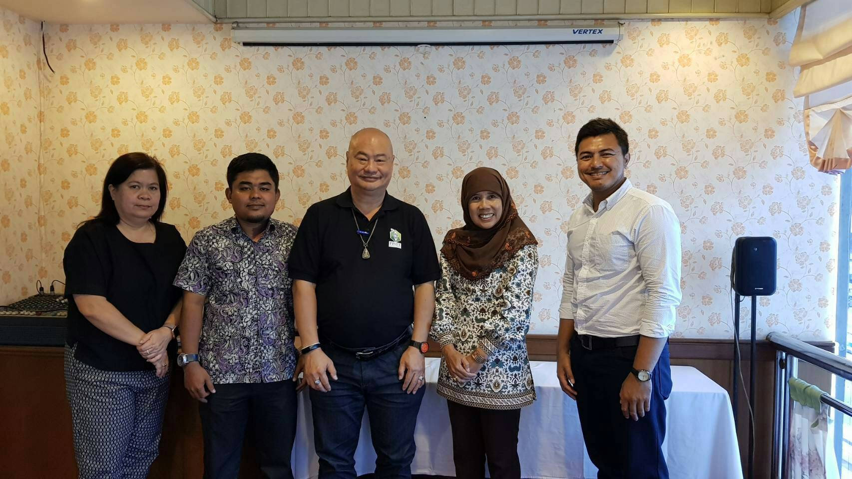 ประชุมปรึกษาหารือโครงการยกระดับ OTOP กับคณะทำงานและที่ปรึกษาโครงการสถาบันวิจัยและเทคโนโลยีแห่งประเทศไทย