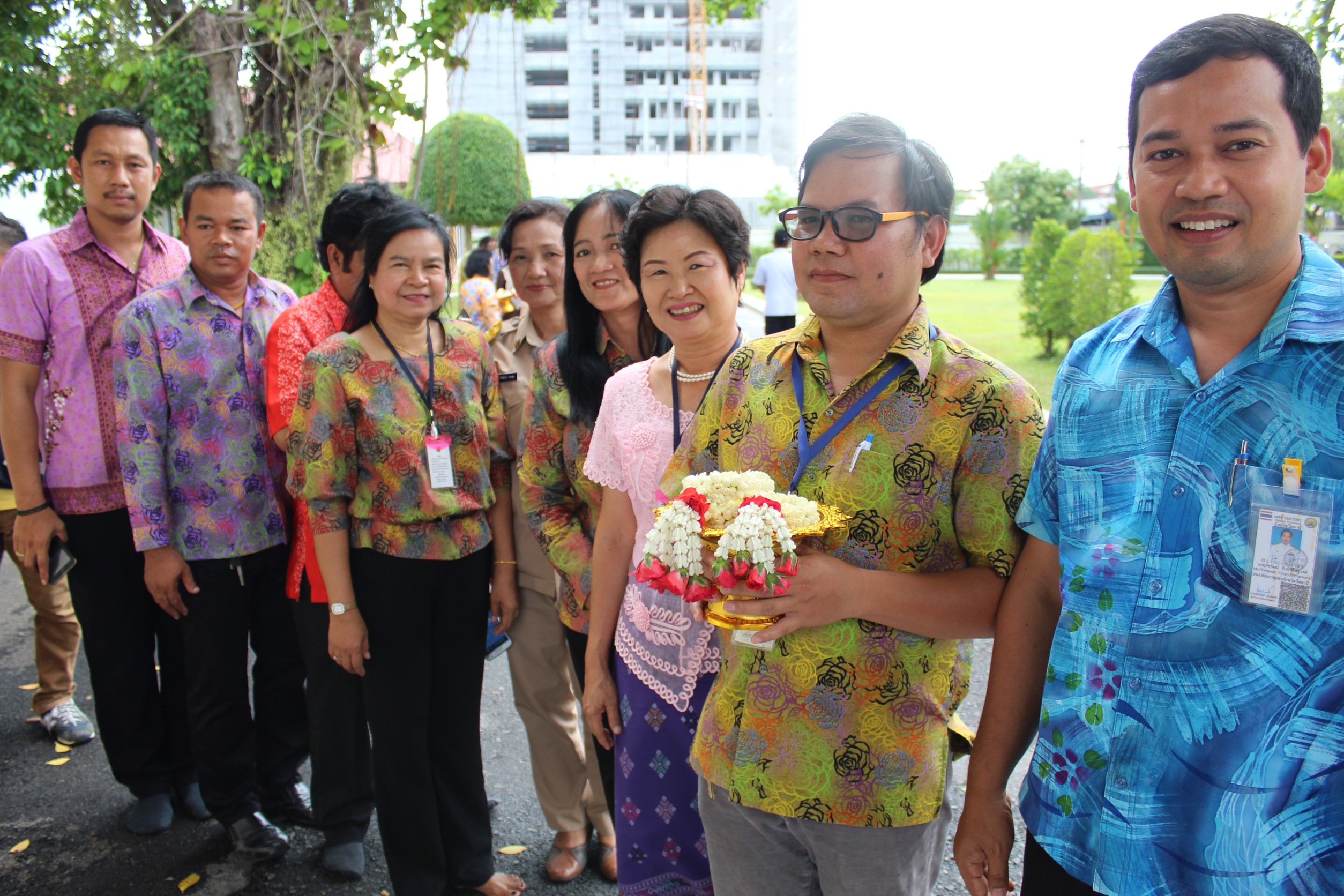 พช.ปัตตานี ร่วมพิธีรดน้ำดำหัวขอพร จาก นายวีรนันทน์ เพ็งจันทร์ ผู้ว่าราชการจังหวัดปัตตานี และนายกเหล่ากาชาดฯ เนื่องในโอกาสวันขึ้นปีใหม่ไทย หรือ “วันสงกรานต์”