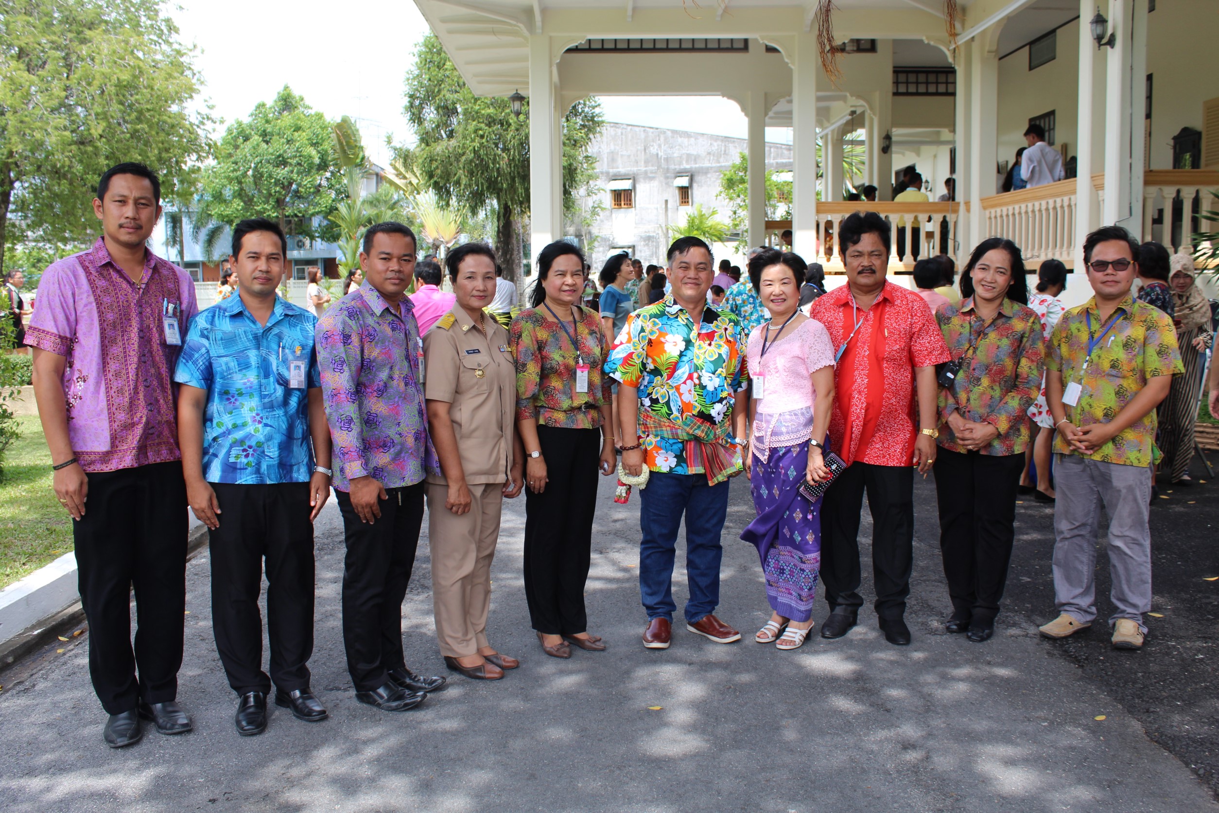 พช.ปัตตานี ร่วมพิธีรดน้ำดำหัวขอพร จาก นายวีรนันทน์ เพ็งจันทร์ ผู้ว่าราชการจังหวัดปัตตานี และนายกเหล่ากาชาดฯ เนื่องในโอกาสวันขึ้นปีใหม่ไทย หรือ “วันสงกรานต์”