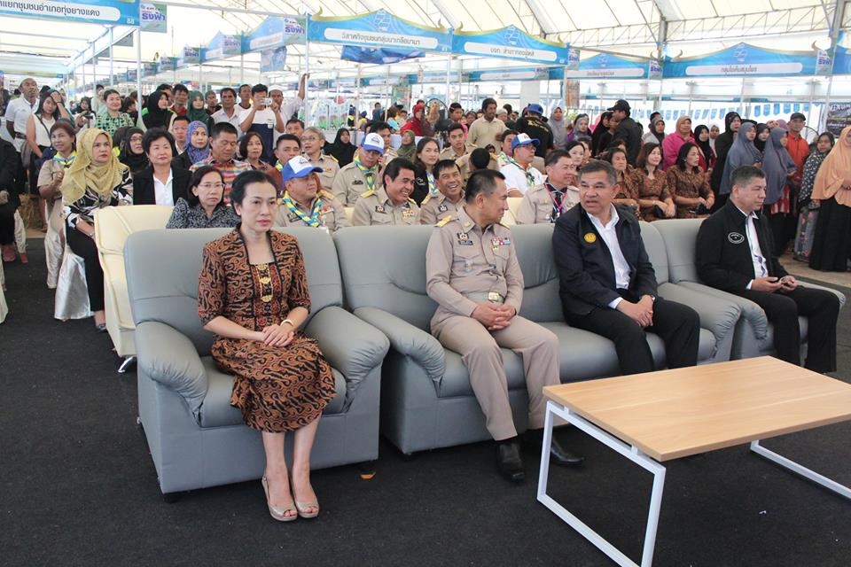 พิธีเปิดงาน”มหกรรมธงฟ้าลดค่าครองชีพเพื่อประชาชนจังหวัดปัตตานี”