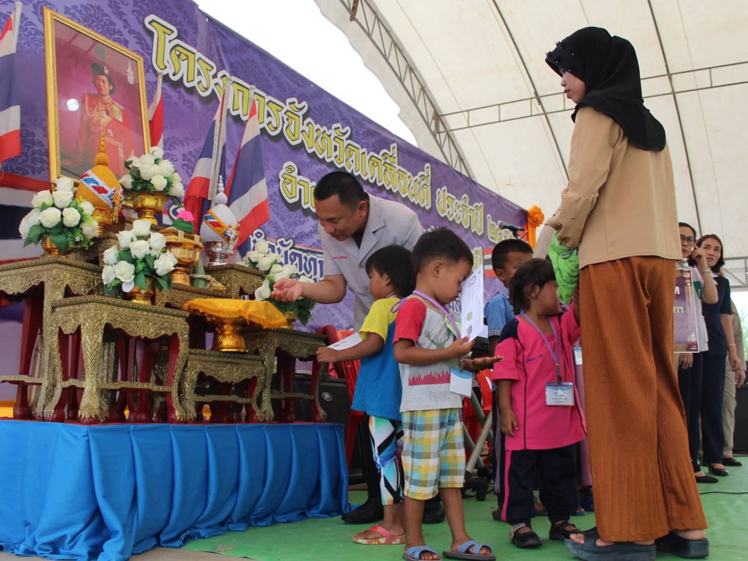 พช.ปัตตานี ร่วมกิจกรรมโครงการจังหวัดเคลื่อนที่อำเภอมายอ จังหวัดปัตตานี