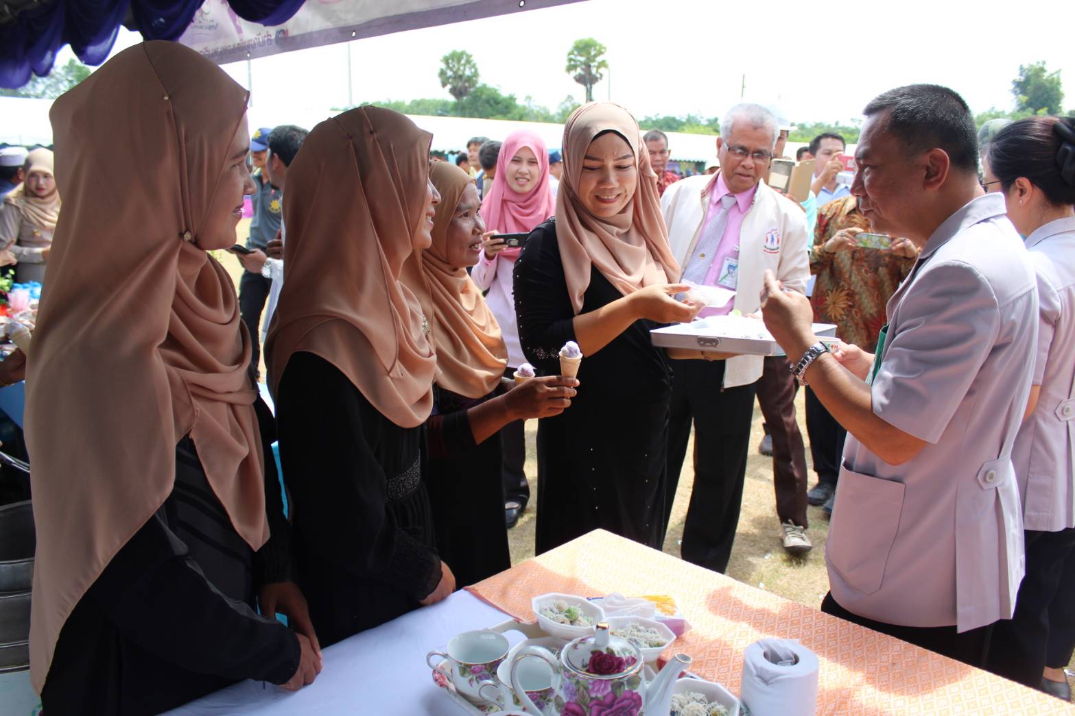 พช.ปัตตานี ร่วมกิจกรรมโครงการจังหวัดเคลื่อนที่อำเภอมายอ จังหวัดปัตตานี