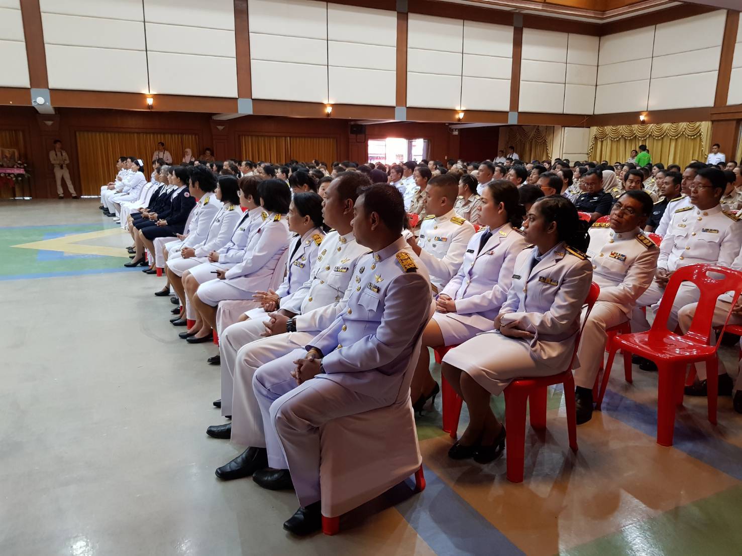 พิธีวางพวงมาลาถวายสักการะเนื่องในวันคล้ายวันสวรรคตสมเด็จพระนเรศวรมหาราช