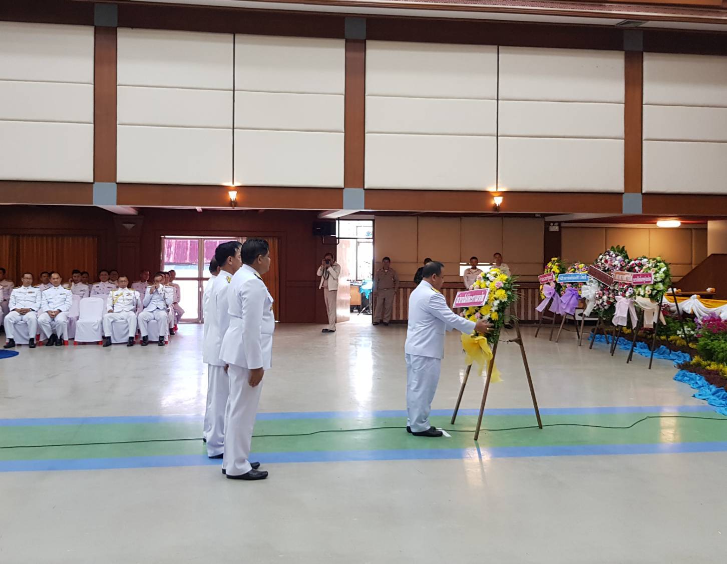 พิธีวางพวงมาลาถวายสักการะเนื่องในวันคล้ายวันสวรรคตสมเด็จพระนเรศวรมหาราช