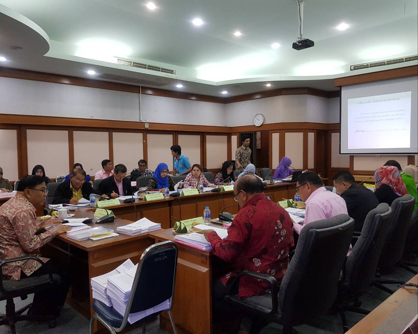 พช.ปัตตานี ประชุมคณะอนุกรรมการบริหารกองทุนพัฒนาบทบาทสตรีระดับจังหวัด