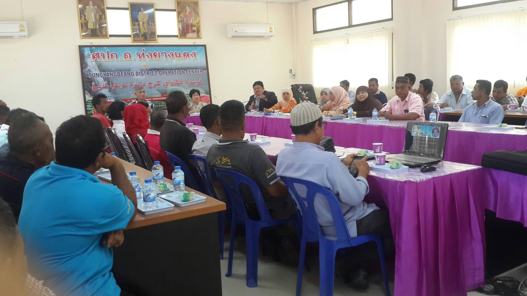 พช.ปัตตานี ขับเคลื่อนโครงการพัฒนาศักยภาพกองทุนแม่ของแผ่นดินในพื้นที่ อ.กะพ้อและ อ.ทุ่งยางแดง จังหวัดปัตตานี กิจกรรมประชุมเครือข่ายกองทุนแม่ของแผ่นดินสัญจร