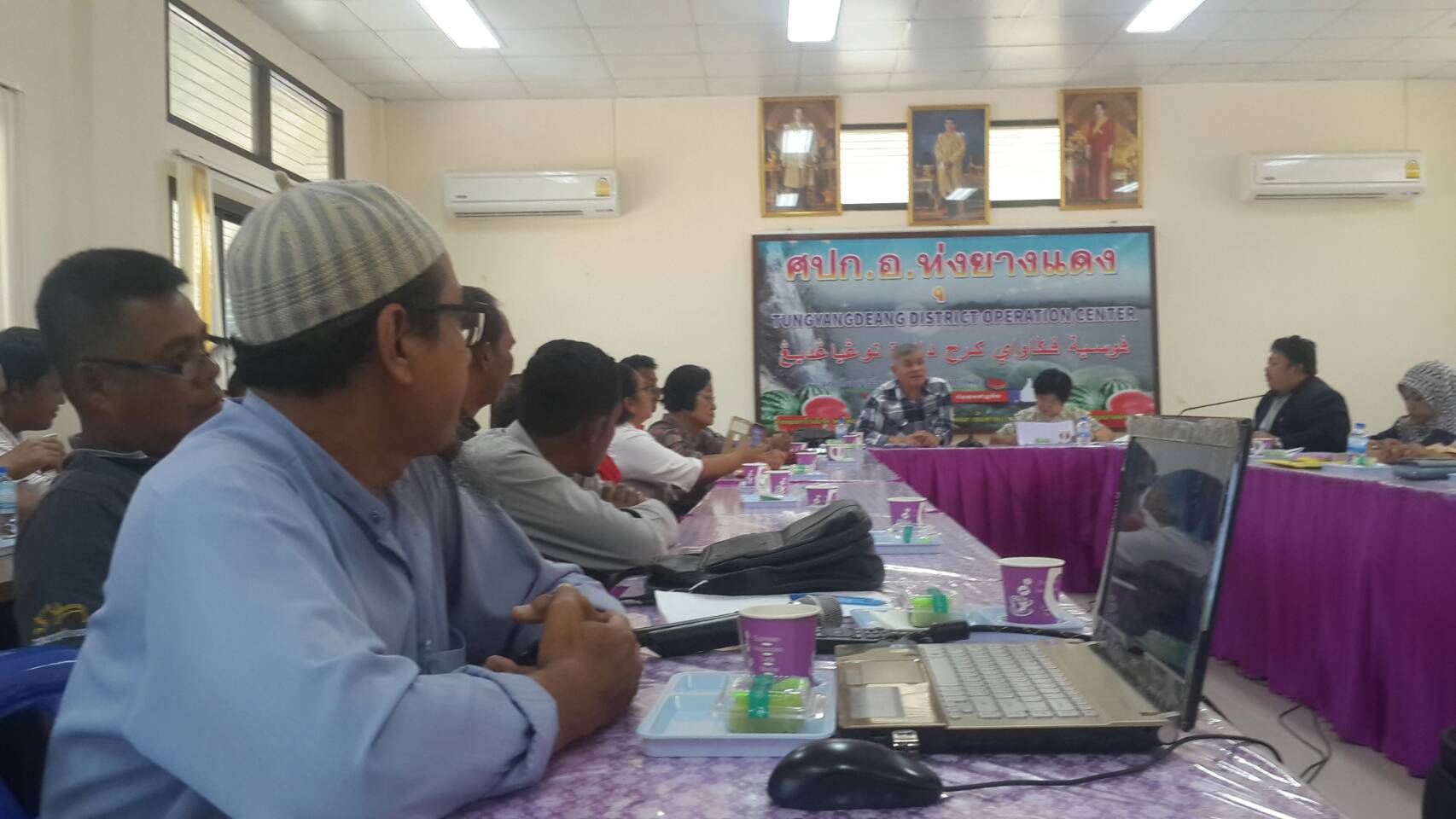 พช.ปัตตานี ขับเคลื่อนโครงการพัฒนาศักยภาพกองทุนแม่ของแผ่นดินในพื้นที่ อ.กะพ้อและ อ.ทุ่งยางแดง จังหวัดปัตตานี กิจกรรมประชุมเครือข่ายกองทุนแม่ของแผ่นดินสัญจร