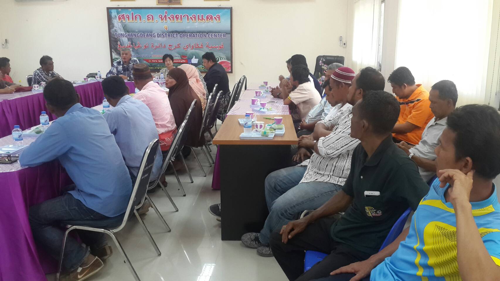 พช.ปัตตานี ขับเคลื่อนโครงการพัฒนาศักยภาพกองทุนแม่ของแผ่นดินในพื้นที่ อ.กะพ้อและ อ.ทุ่งยางแดง จังหวัดปัตตานี กิจกรรมประชุมเครือข่ายกองทุนแม่ของแผ่นดินสัญจร