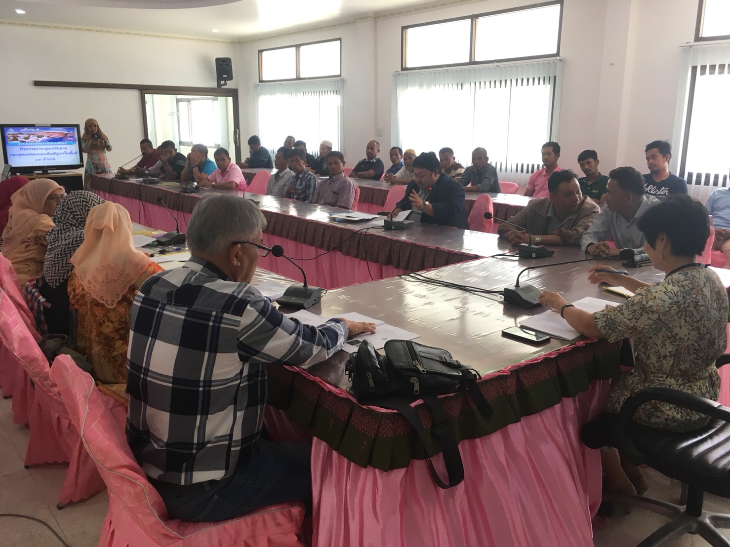 พช.ปัตตานี ขับเคลื่อนโครงการพัฒนาศักยภาพกองทุนแม่ของแผ่นดินในพื้นที่ อ.กะพ้อและ อ.ทุ่งยางแดง จังหวัดปัตตานี กิจกรรมประชุมเครือข่ายกองทุนแม่ของแผ่นดินสัญจร